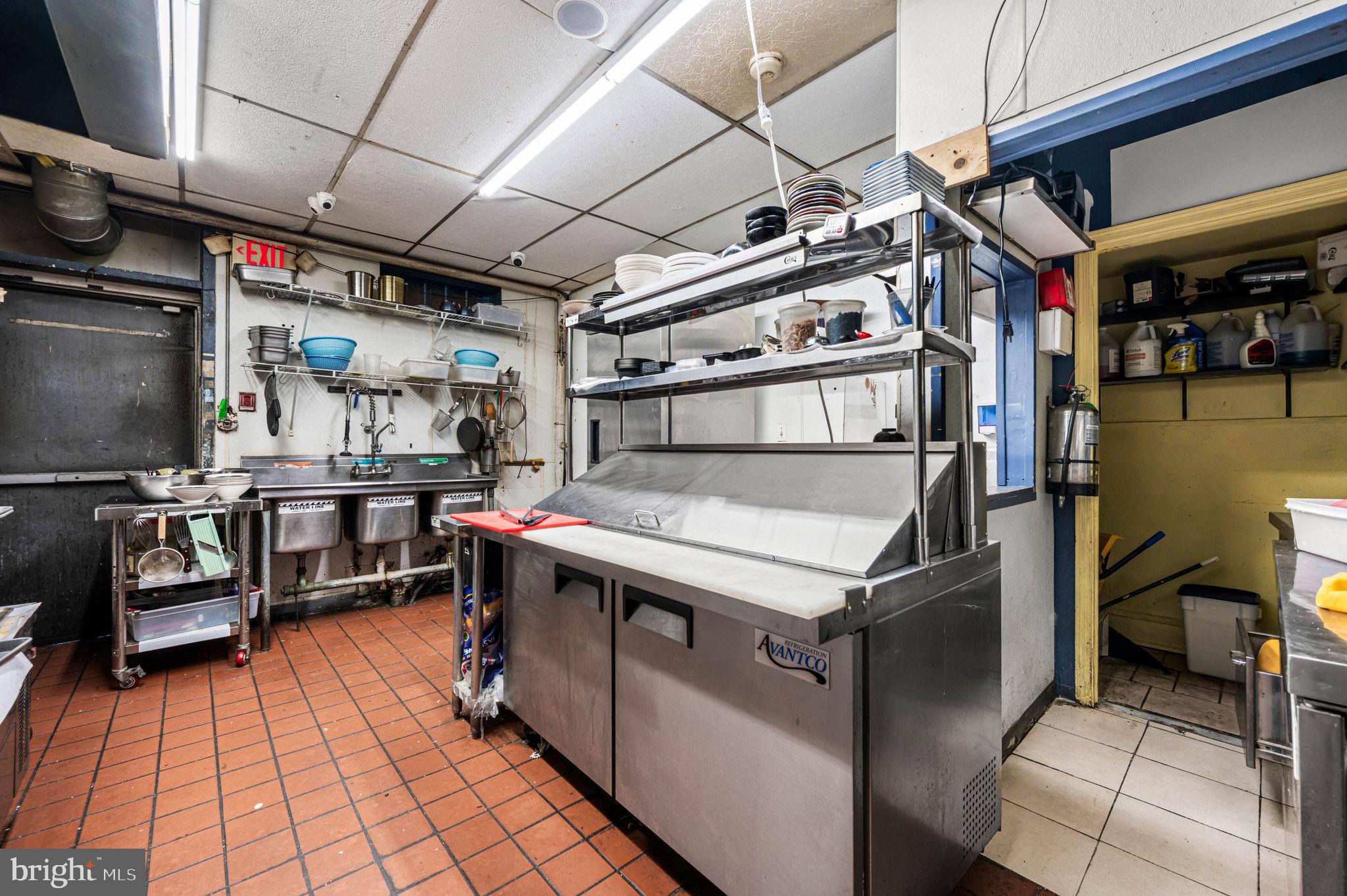 CENTER CITY - Commercial Sale