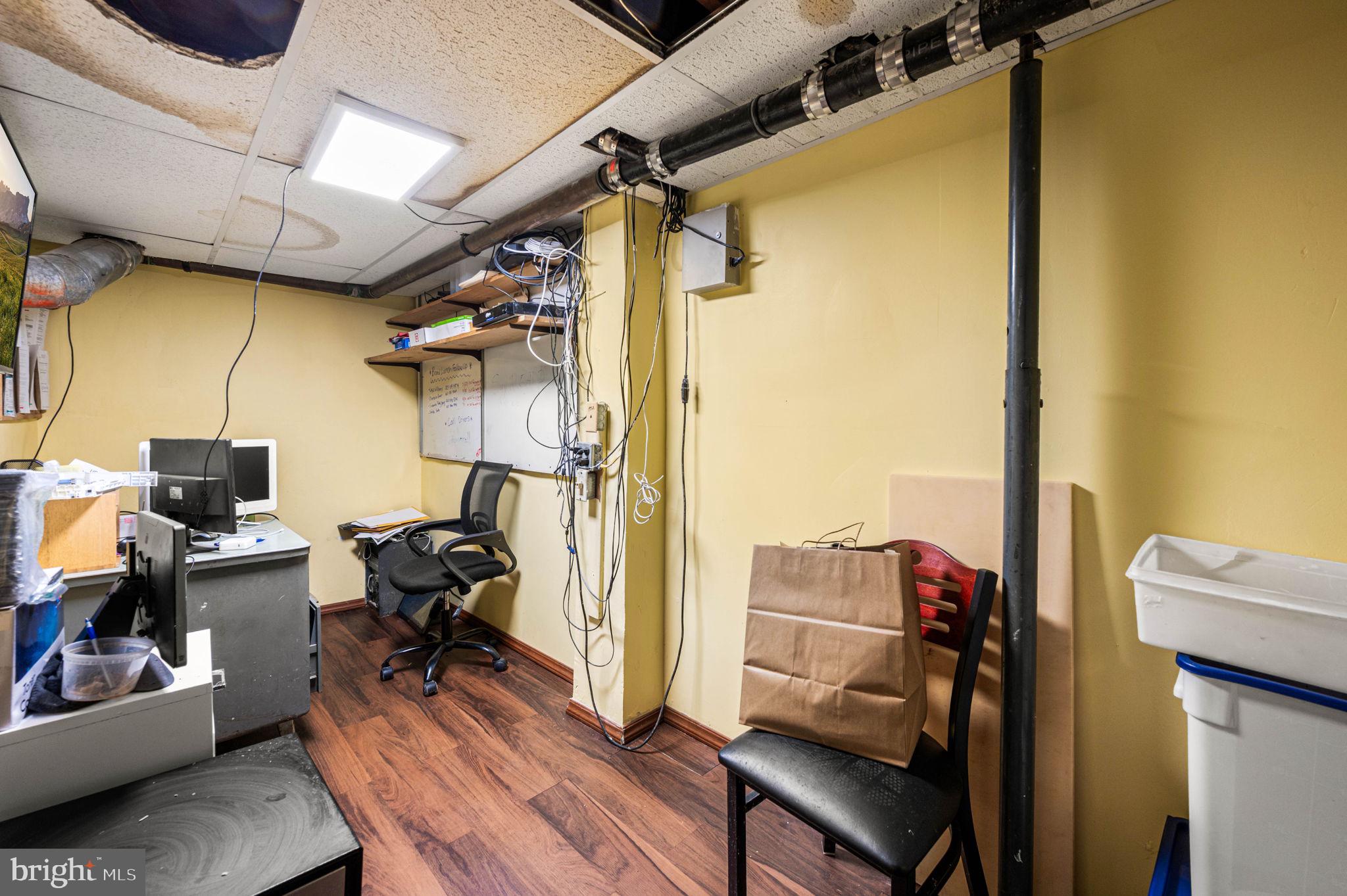 CENTER CITY - Commercial Sale