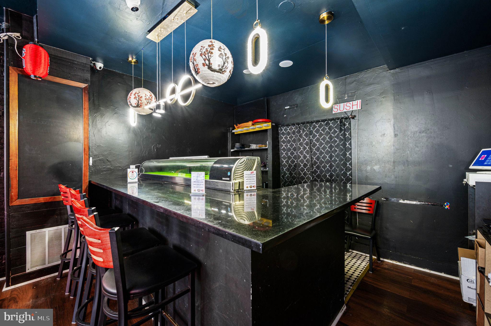 CENTER CITY - Commercial Sale