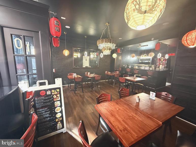 CENTER CITY - Commercial Sale