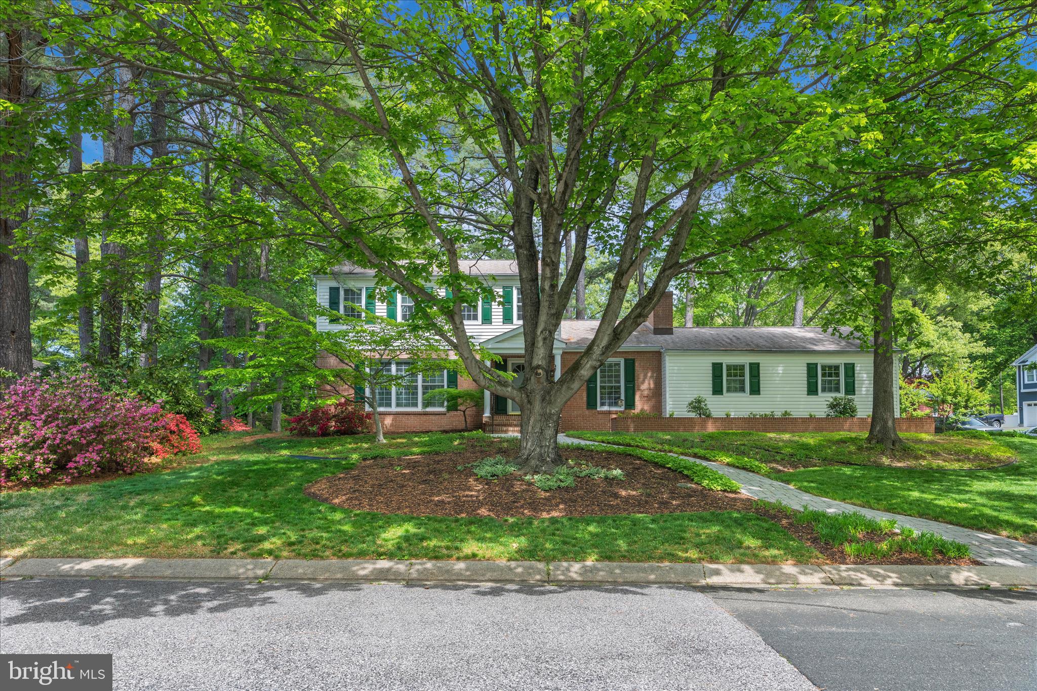 TWIN HARBORS - Residential