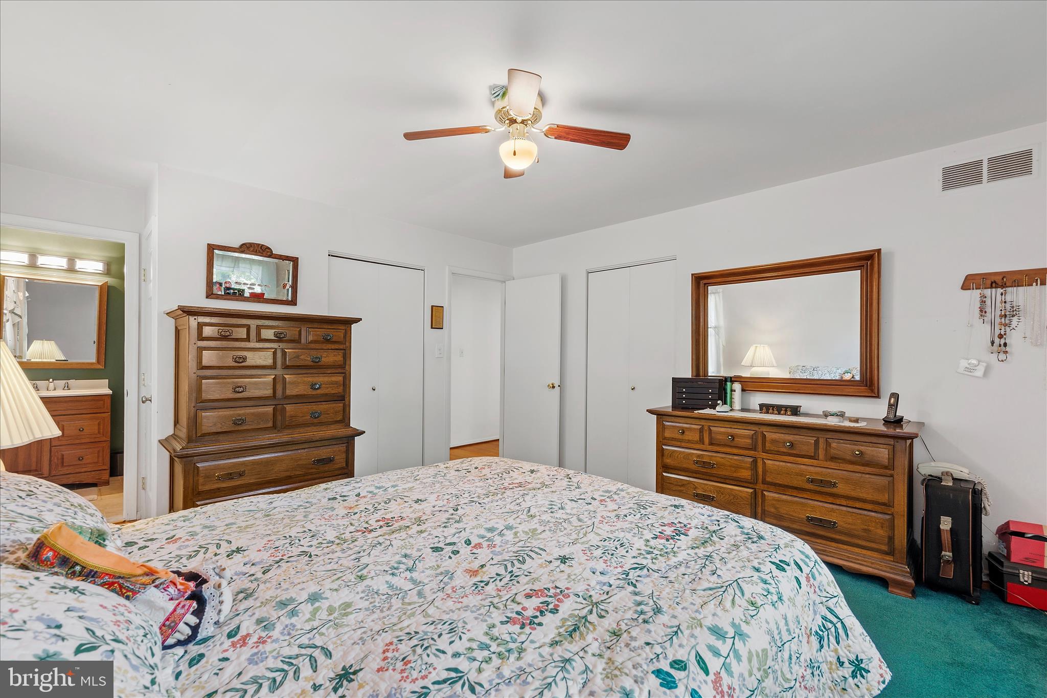 TWIN HARBORS - Residential