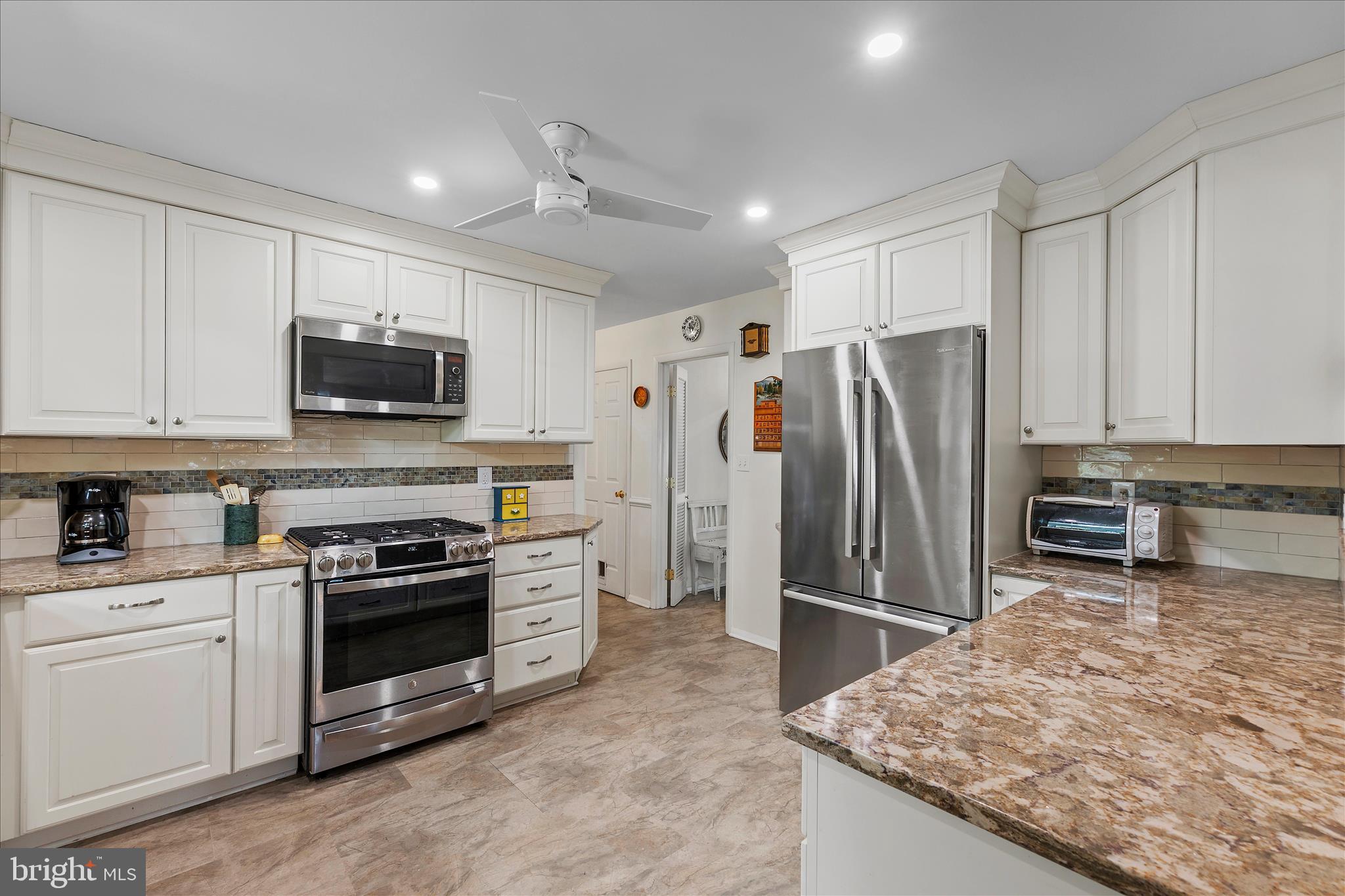TWIN HARBORS - Residential