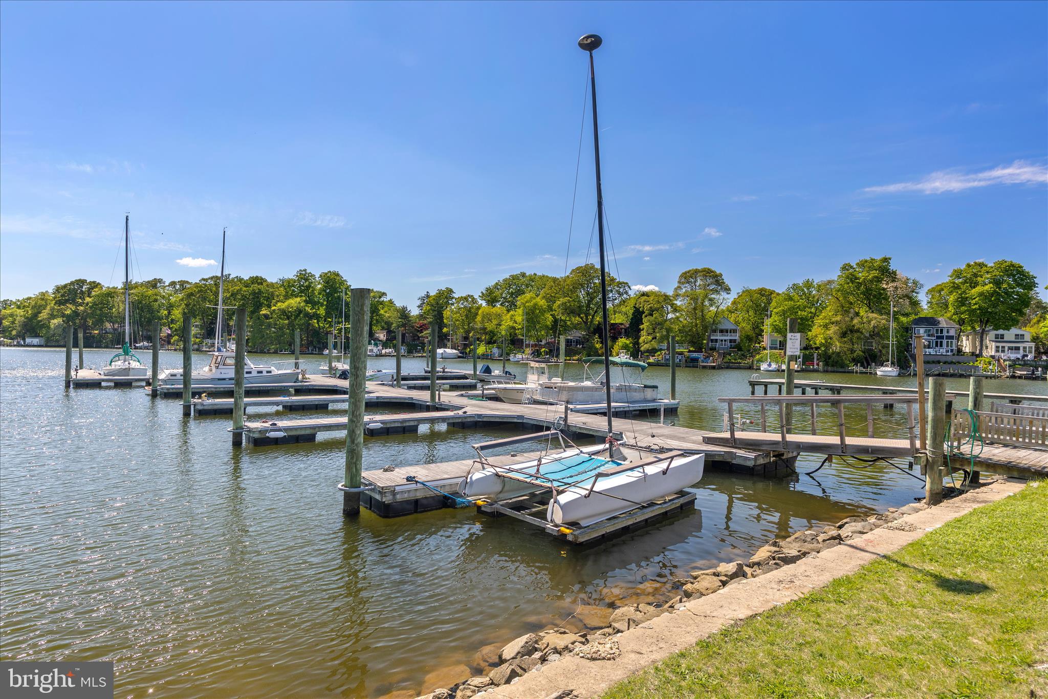 TWIN HARBORS - Residential