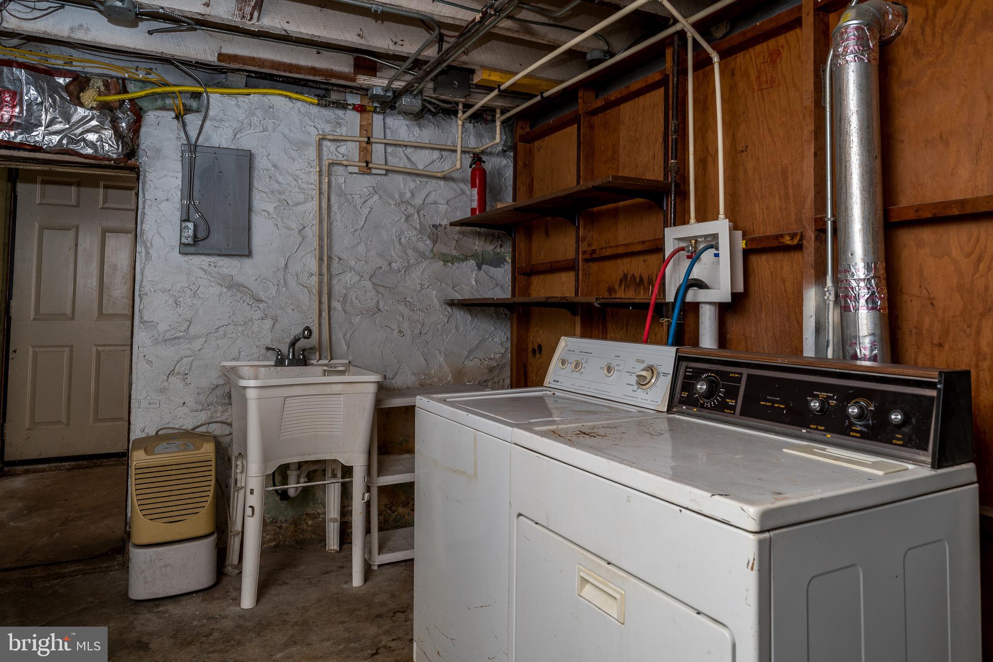 BELAIR-EDISON - Residential Lease