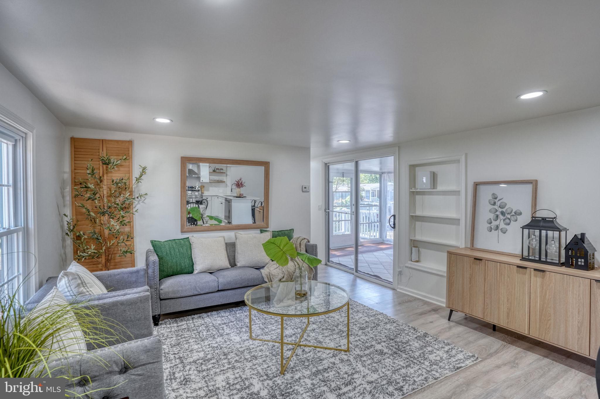 ANGOLA BEACH - Residential
