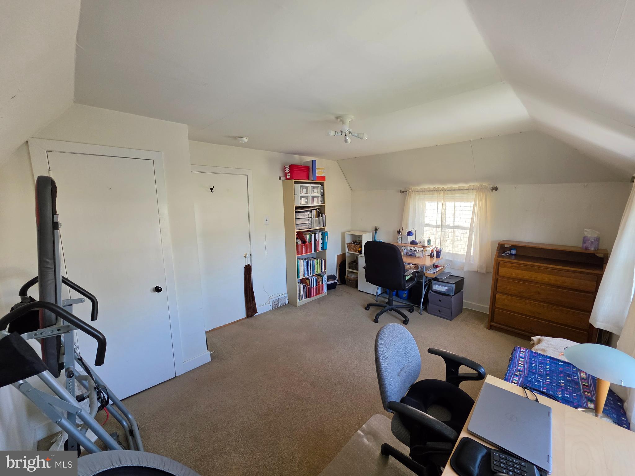 ROSLYN - Residential