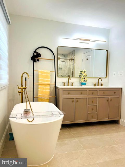 Tiny photo for 8802 2nd Avenue, SILVER SPRING, MD 20910 (MLS # MDMC2225356)