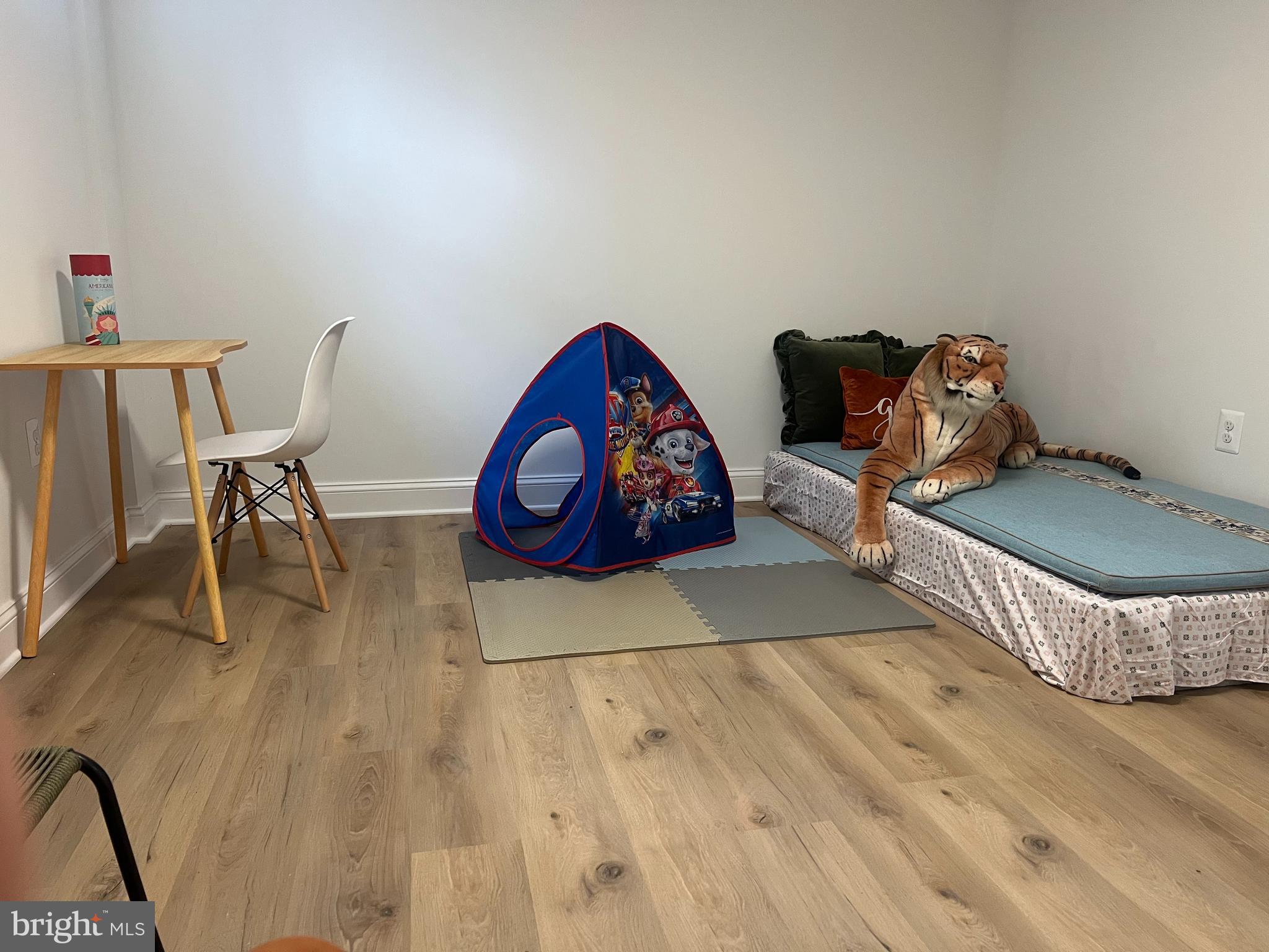 WOODSIDE - Residential