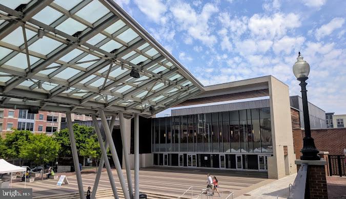 WOODSIDE - Residential