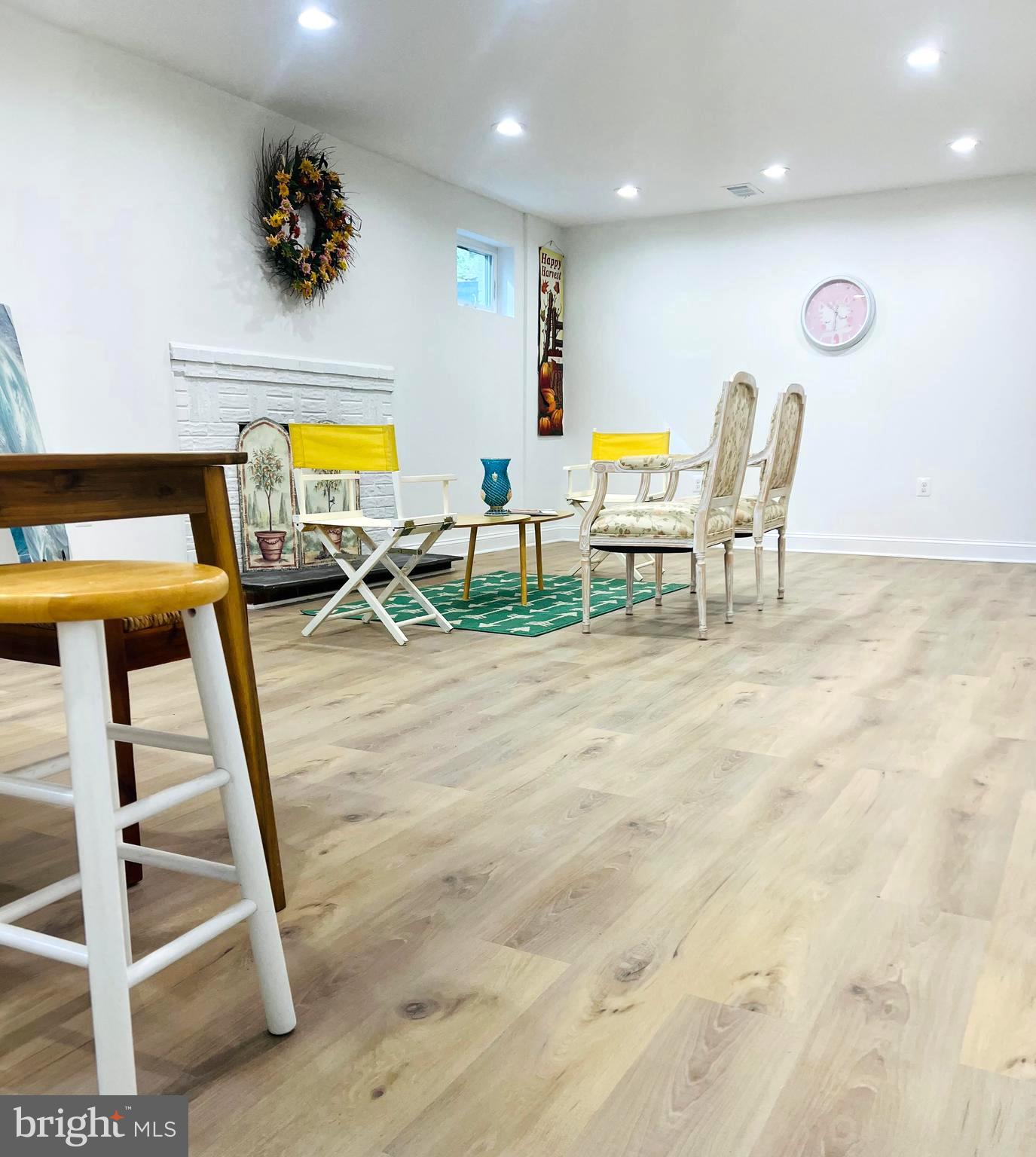 WOODSIDE - Residential