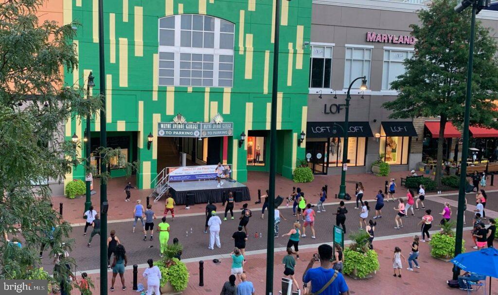 WOODSIDE - Residential