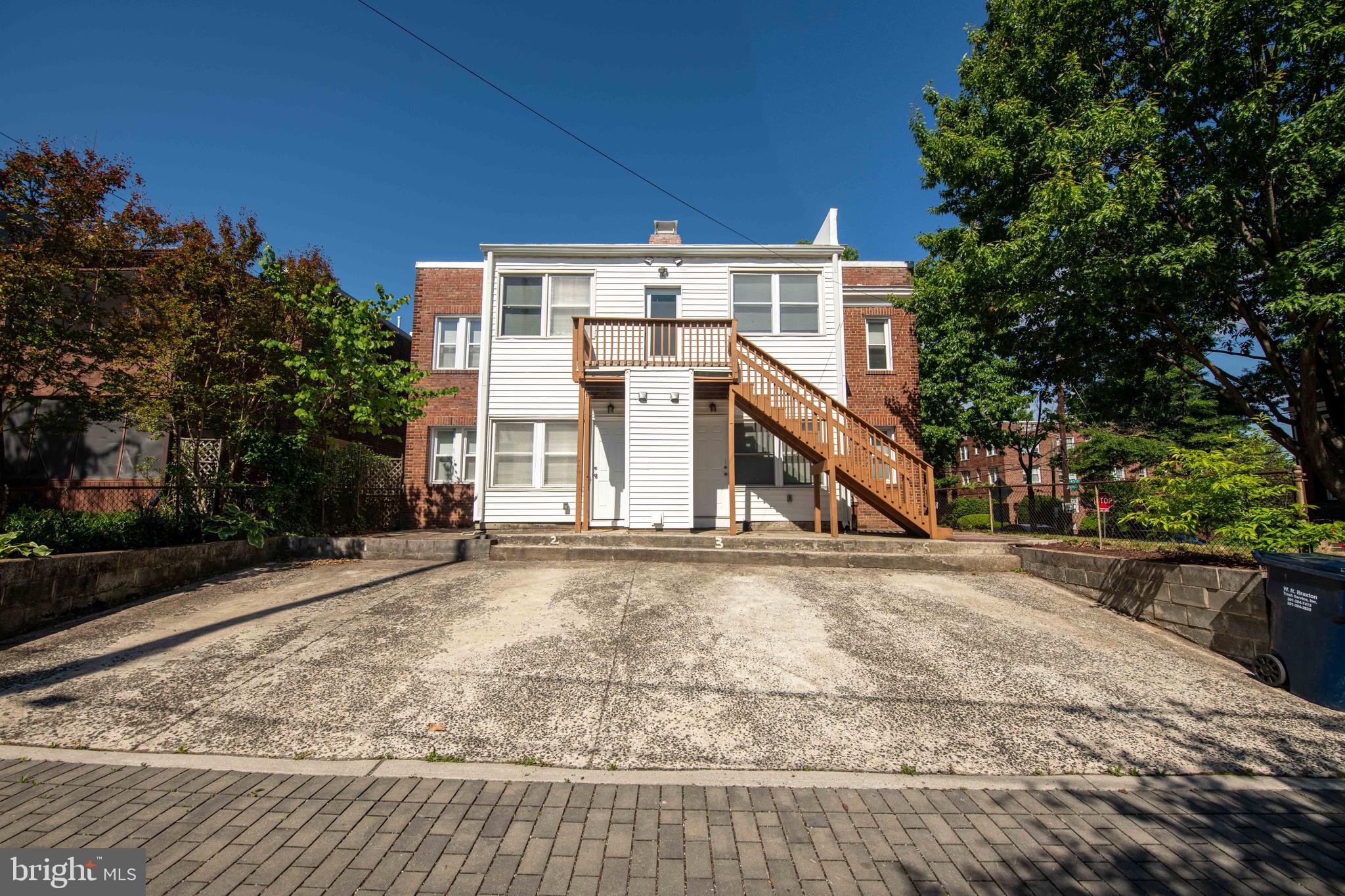 2241 40TH PLACE NW