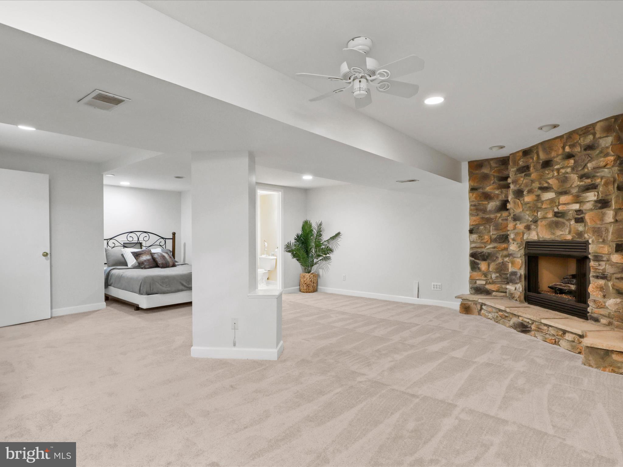 ENVIRONS - Residential Lease