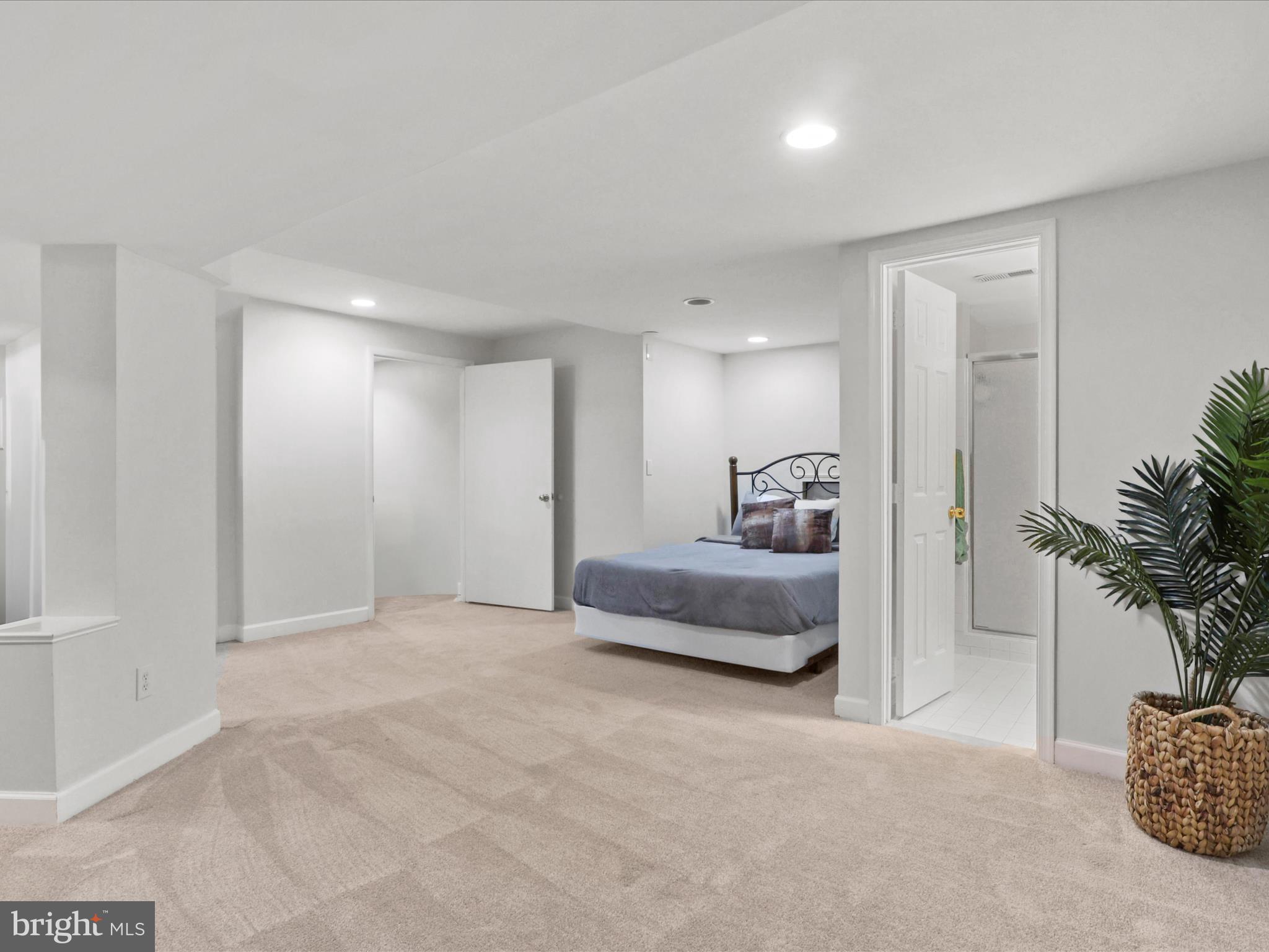 ENVIRONS - Residential Lease