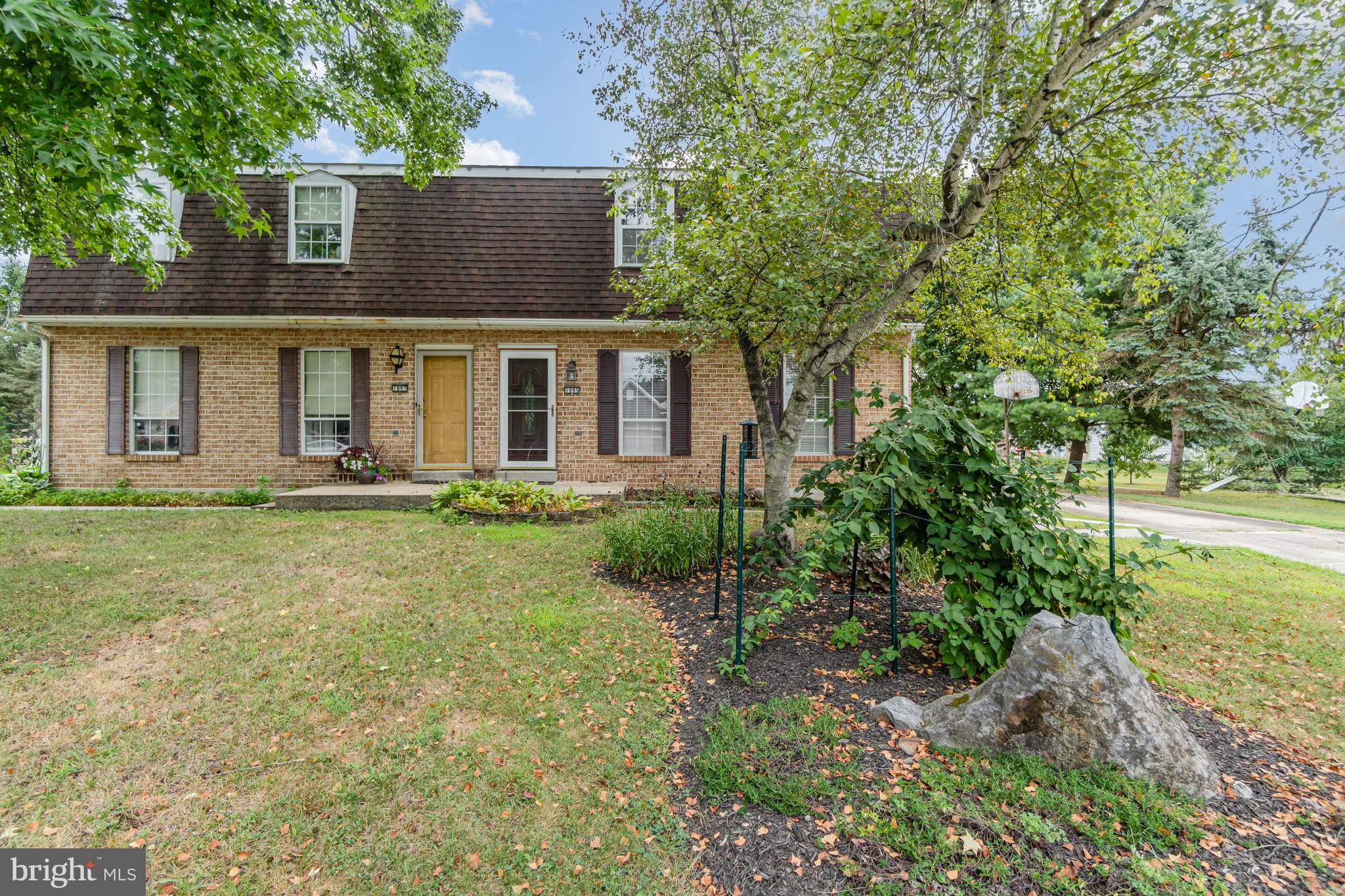 1895 ESTHER DRIVE