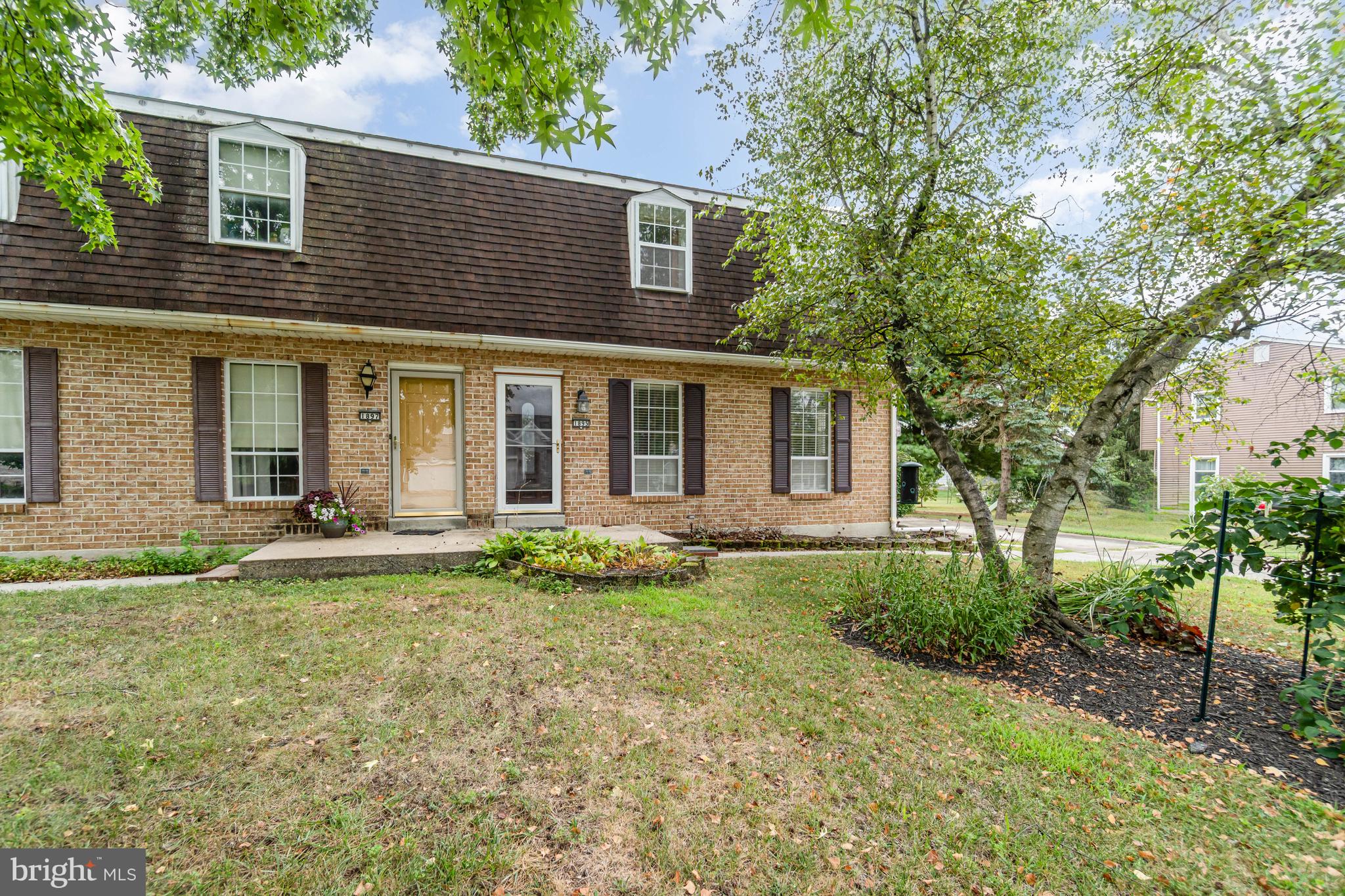 1895 ESTHER DRIVE