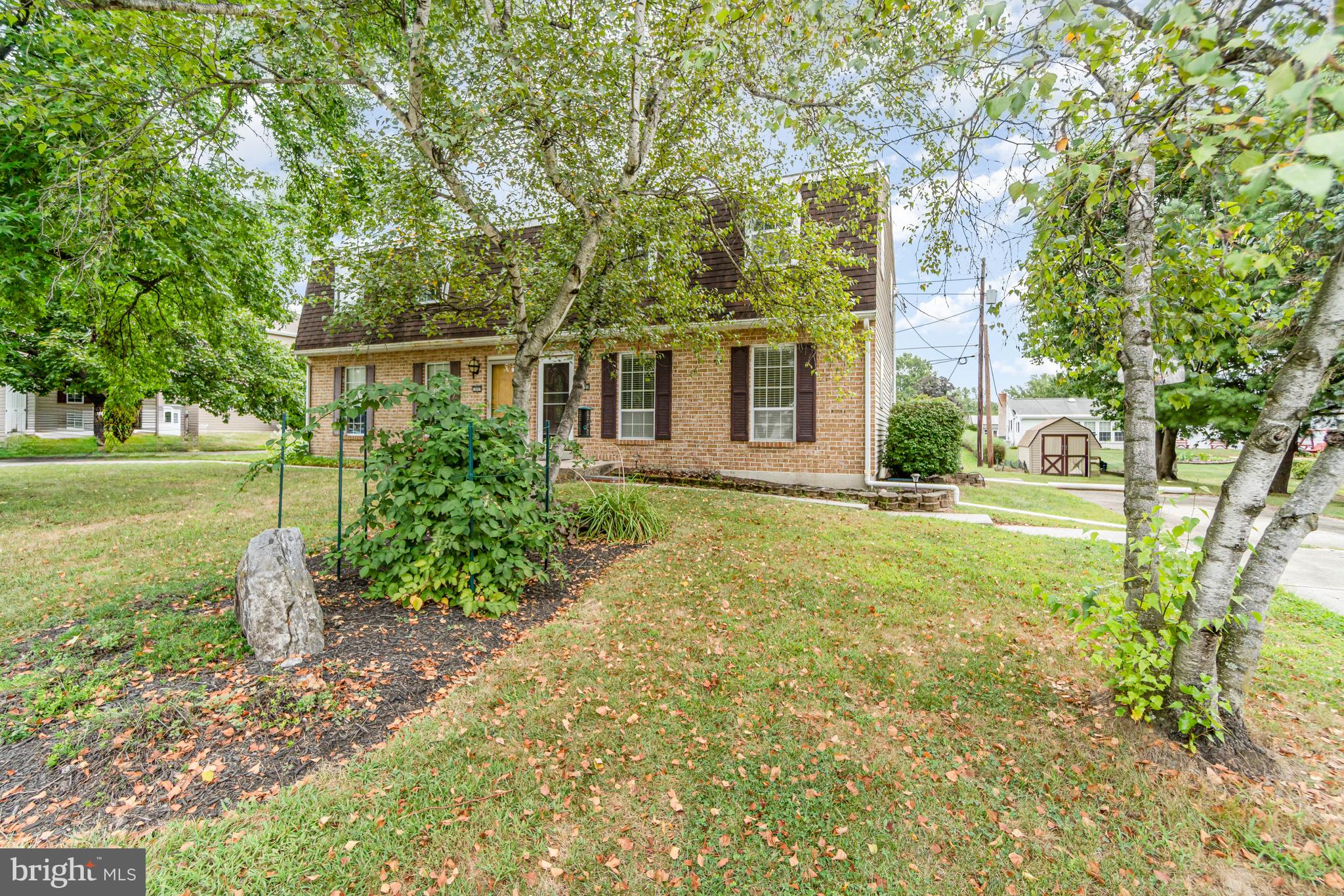 1895 ESTHER DRIVE