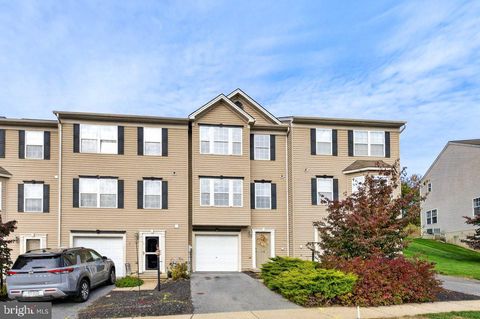 Photo of 140 Knollwood Road, MILLERSVILLE, PA 17551 (MLS # PALA2078730) Photo of 140 Knollwood Road, MILLERSVILLE, PA 17551 (MLS # PALA2078730)