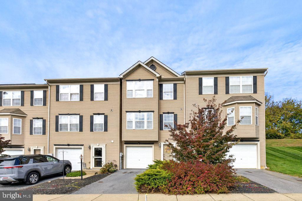 Photo of 140 Knollwood Road, MILLERSVILLE, PA 17551 (MLS # PALA2078730)