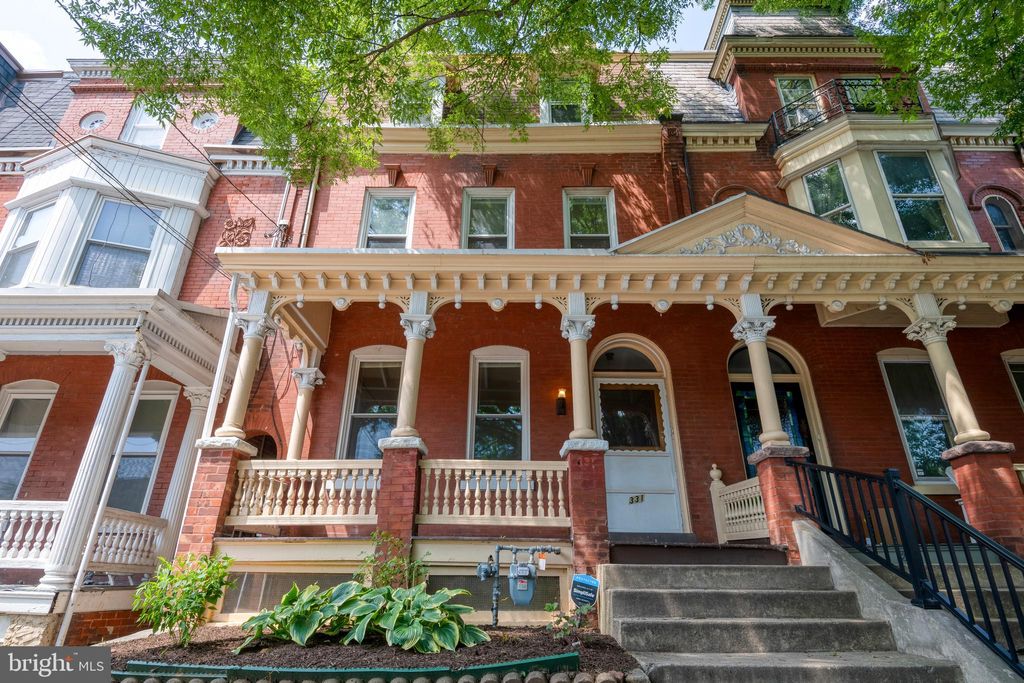 Photo of 331 W LEMON ST, LANCASTER, PA 17603 (MLS # PALA2038092)