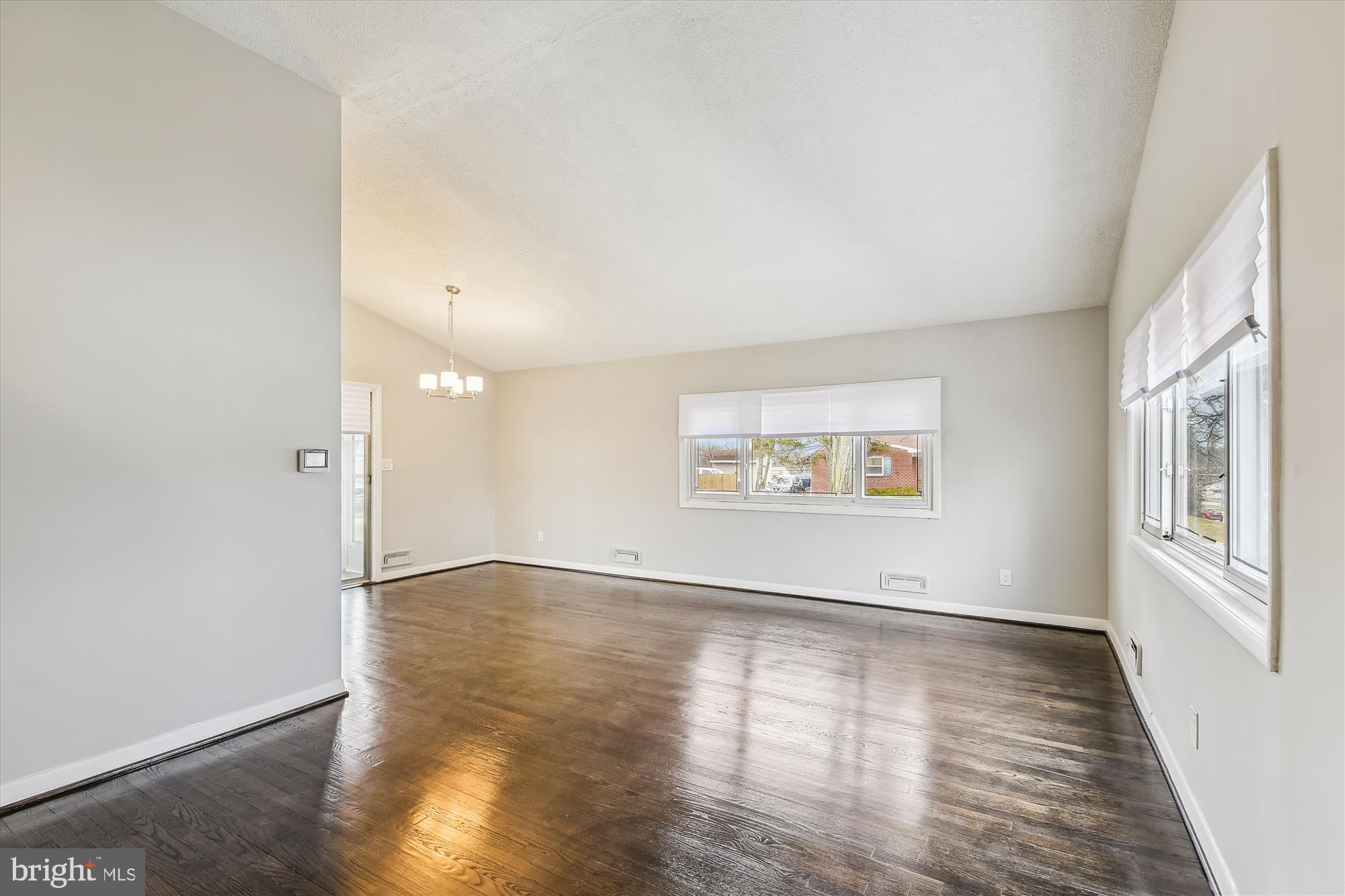 WINDSOR FARMS - Residential