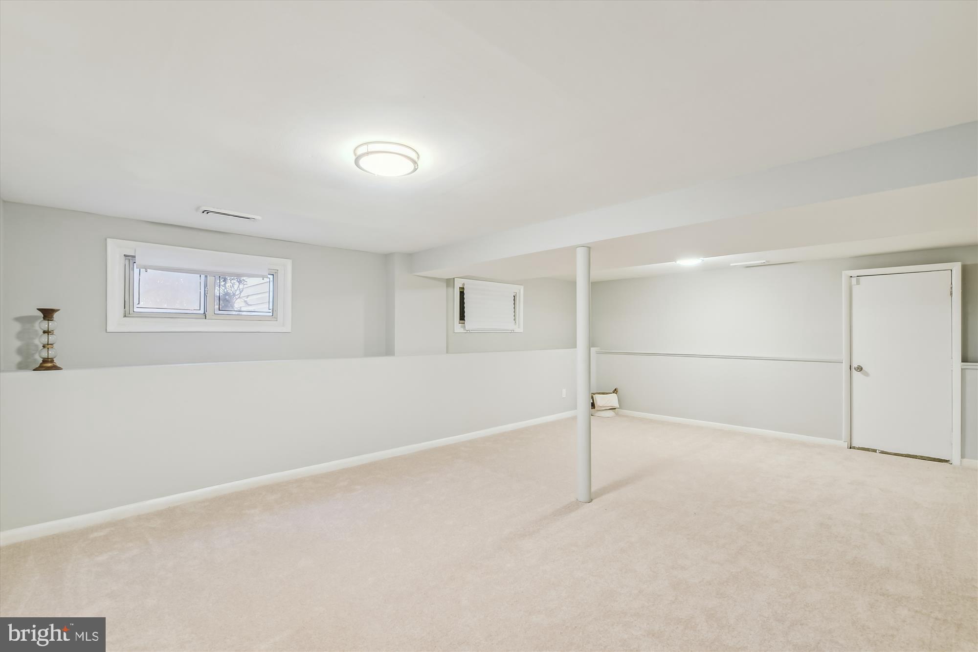 WINDSOR FARMS - Residential