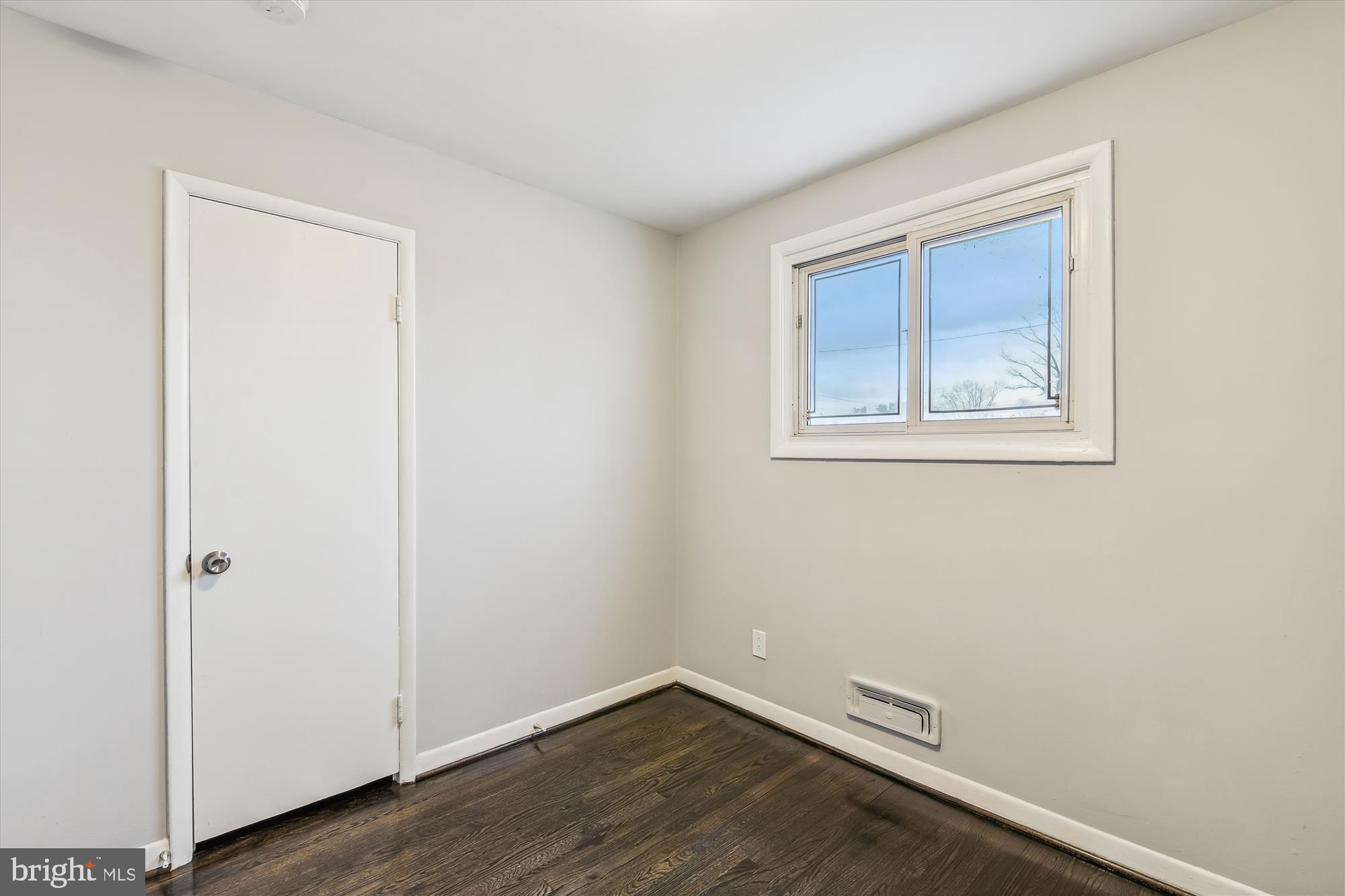 WINDSOR FARMS - Residential