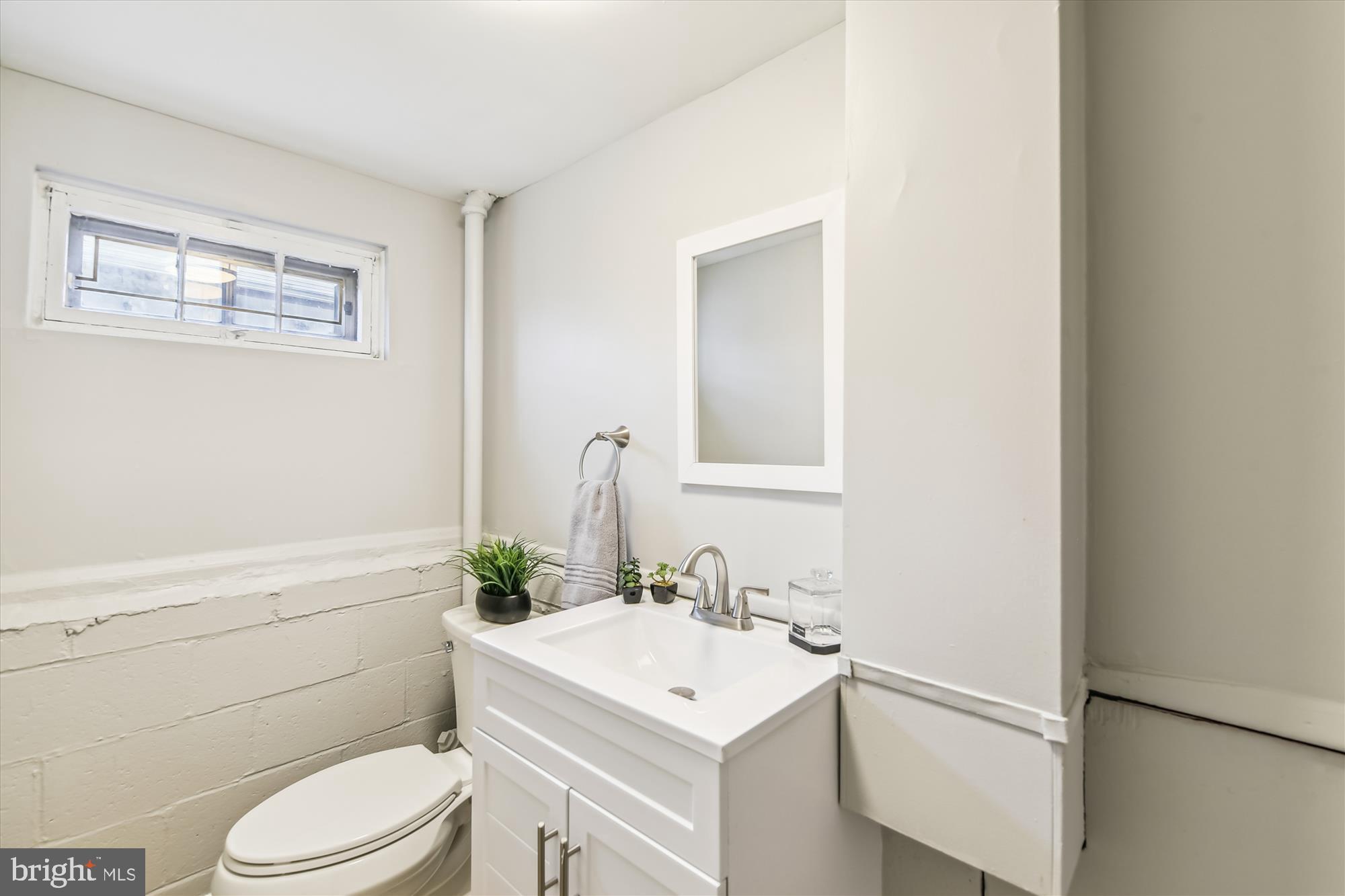 WINDSOR FARMS - Residential