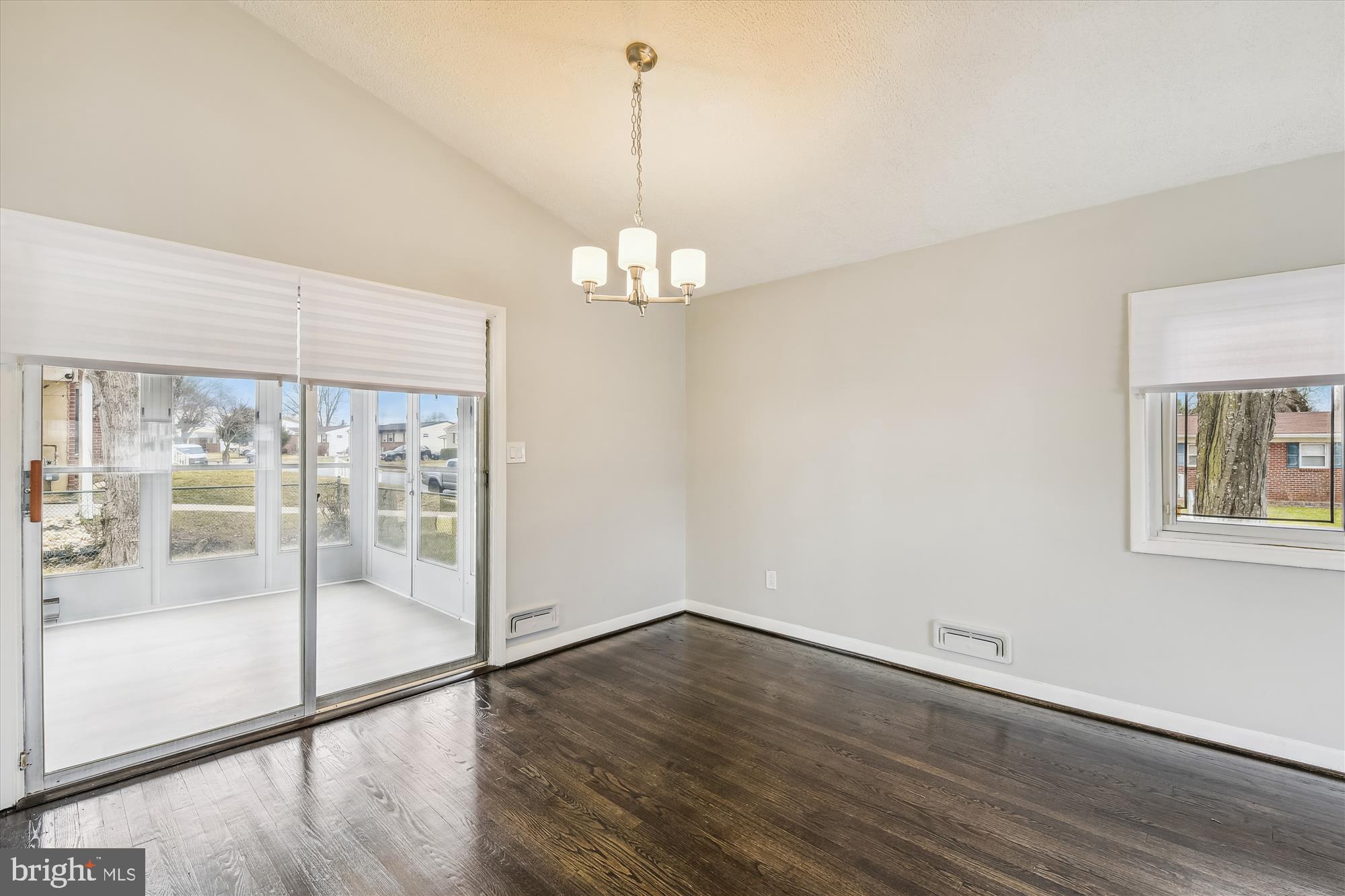 WINDSOR FARMS - Residential