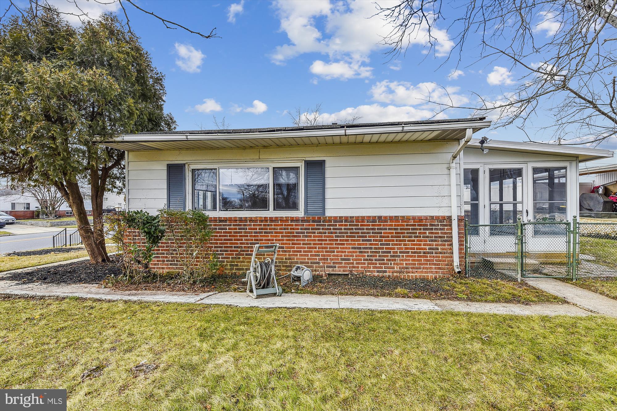 WINDSOR FARMS - Residential