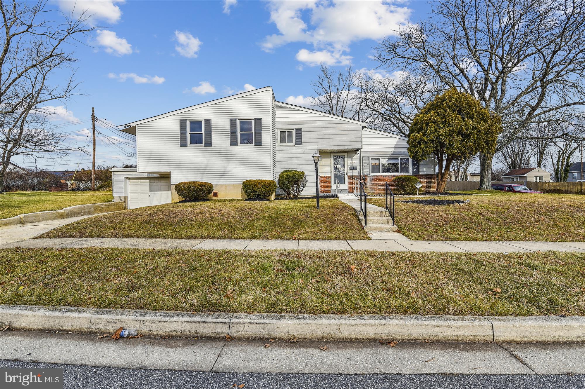 WINDSOR FARMS - Residential