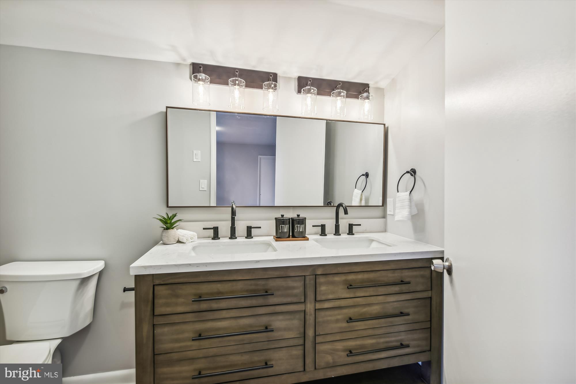 WINDSOR FARMS - Residential