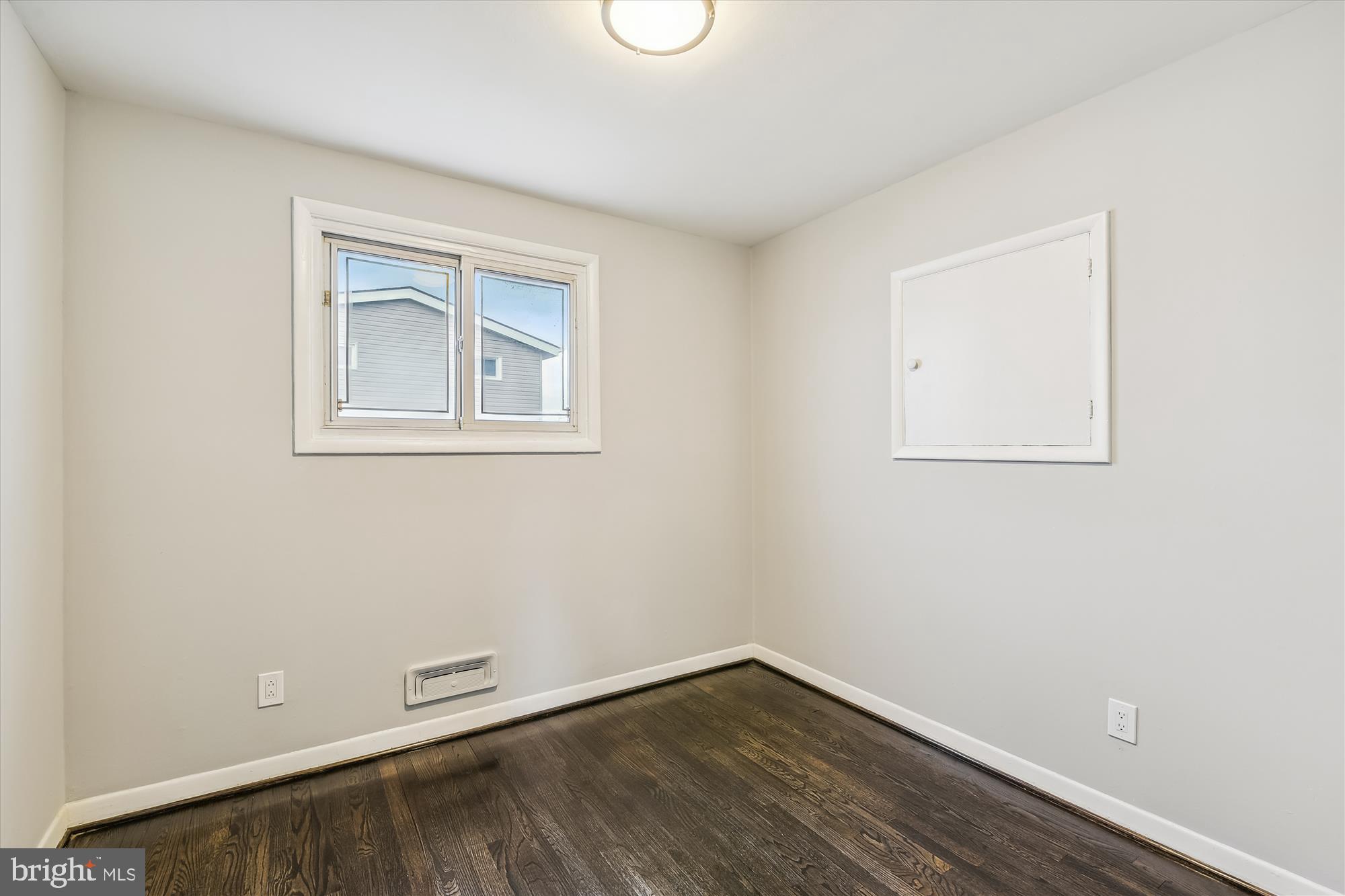 WINDSOR FARMS - Residential