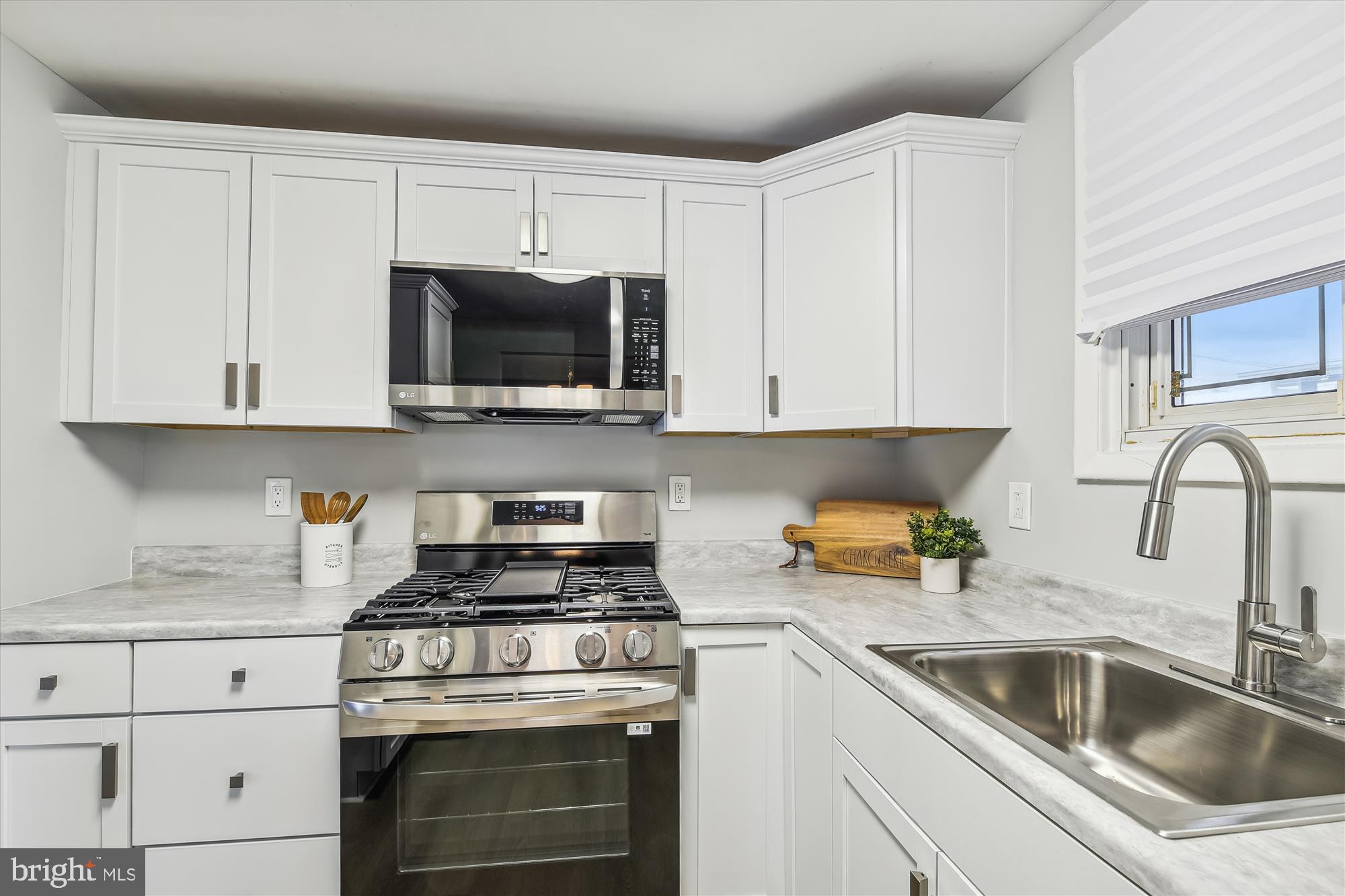 WINDSOR FARMS - Residential