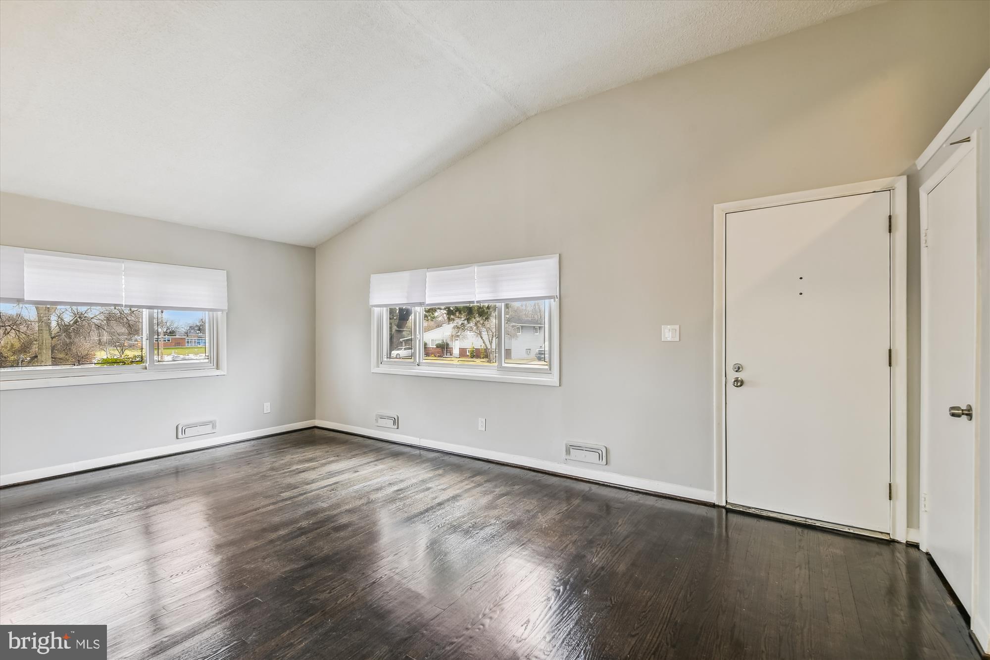 WINDSOR FARMS - Residential