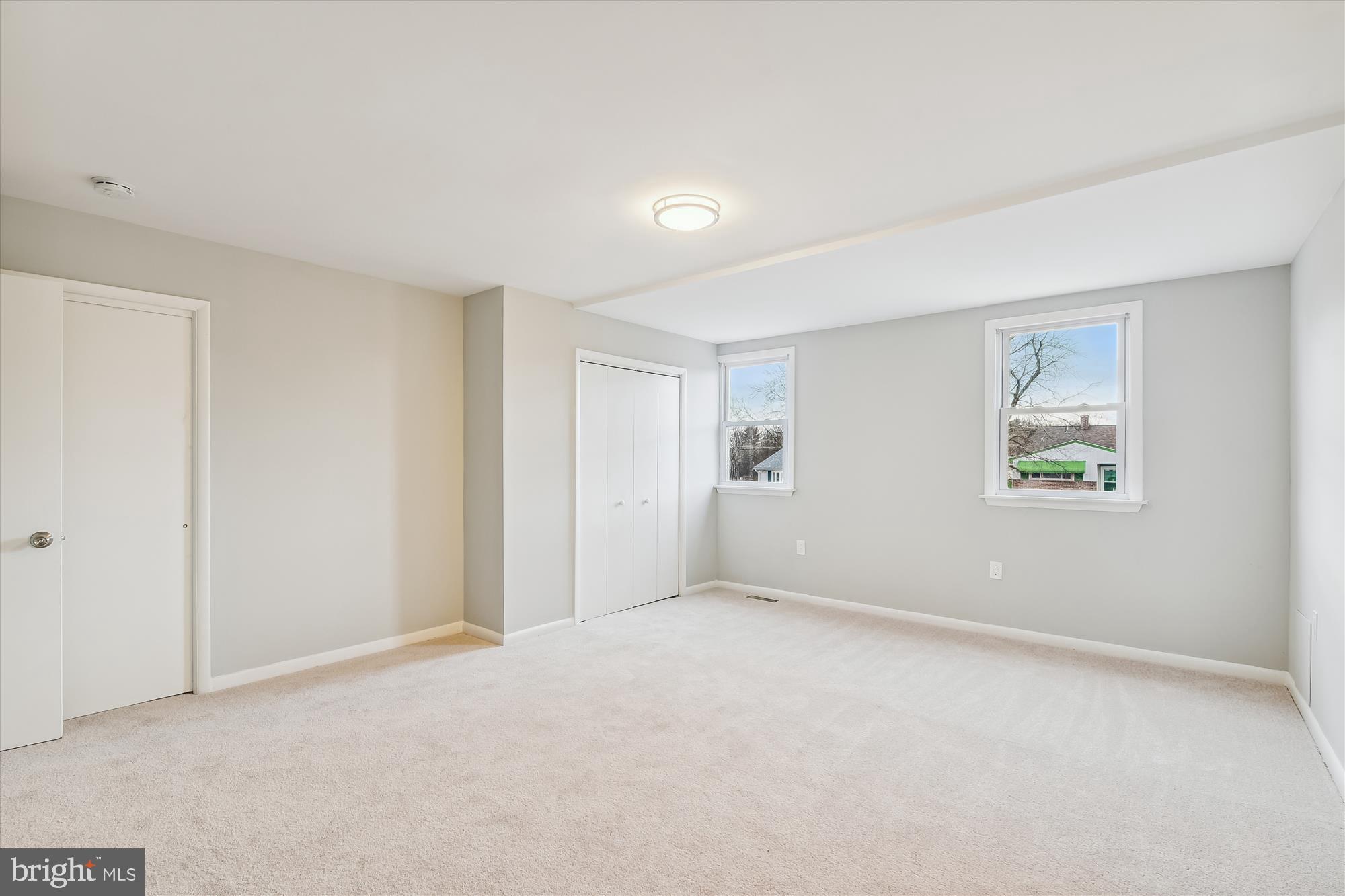 WINDSOR FARMS - Residential