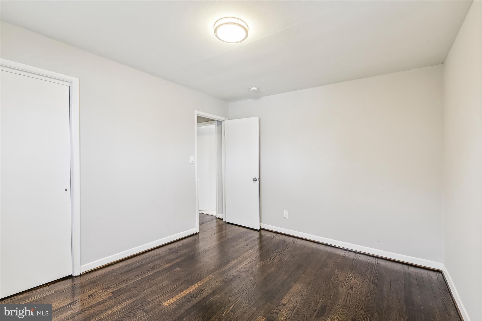 WINDSOR FARMS - Residential