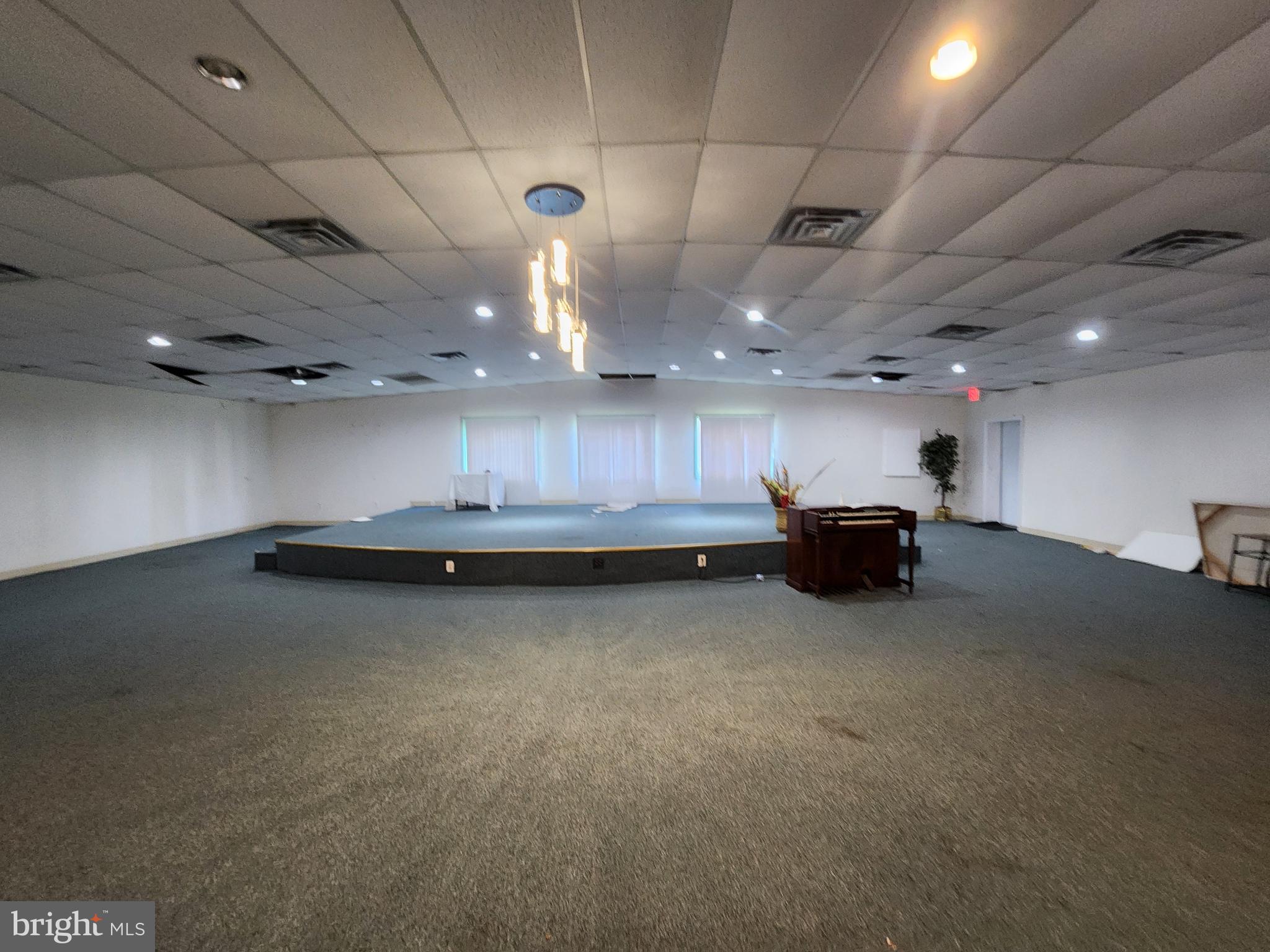 SANDTOWN-WINCHESTER - Commercial Sale