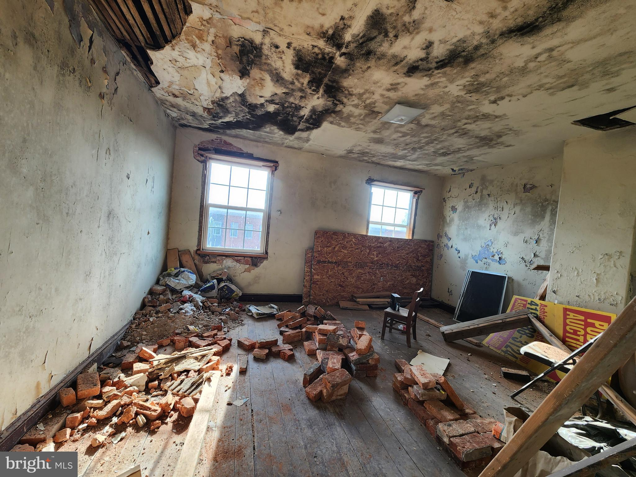 SANDTOWN-WINCHESTER - Commercial Sale