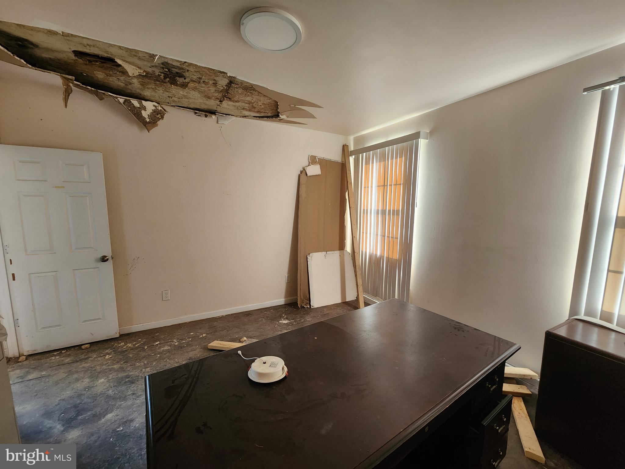 SANDTOWN-WINCHESTER - Commercial Sale