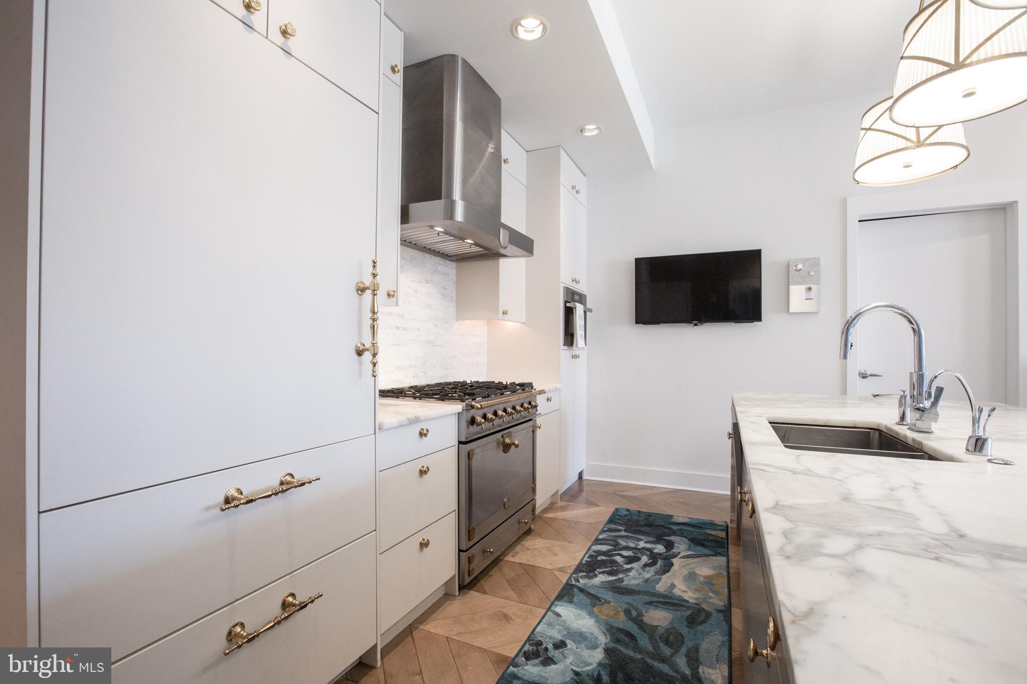 WASHINGTON SQ WEST - Residential