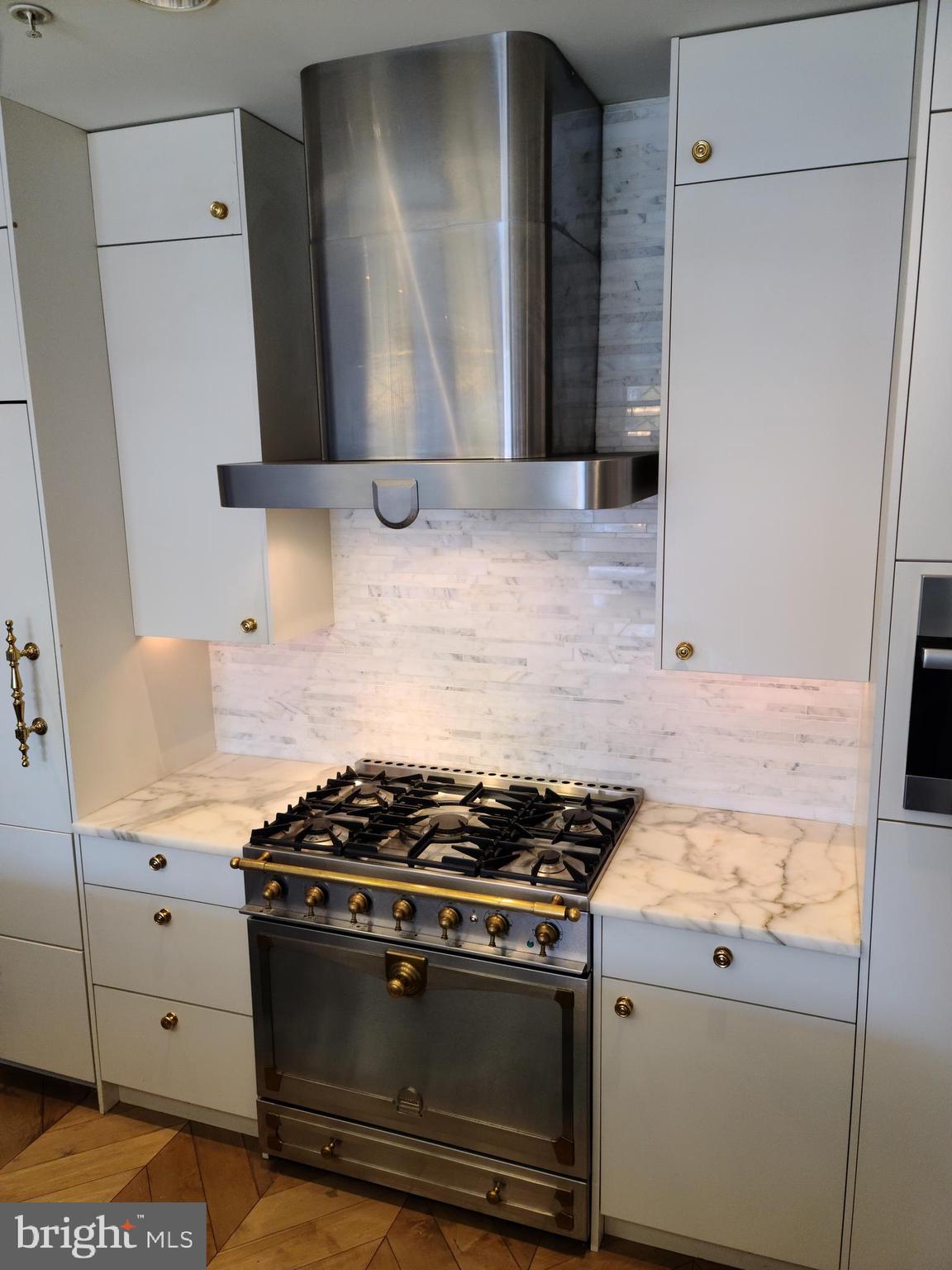 WASHINGTON SQ WEST - Residential