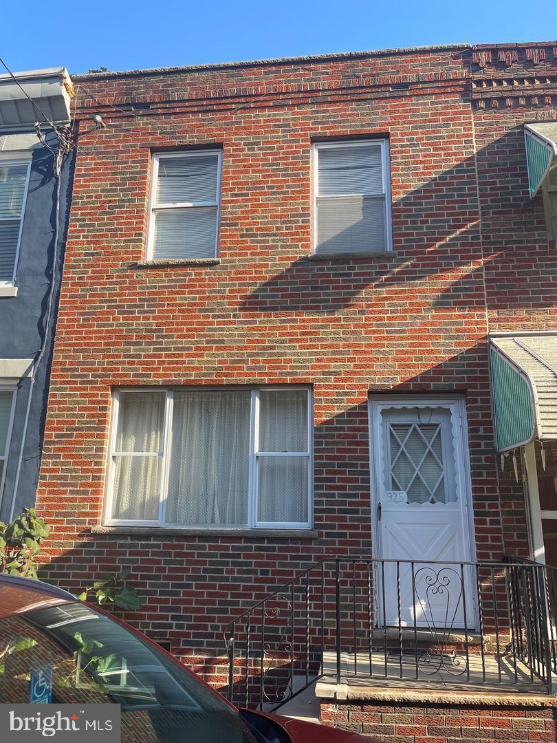 PASSYUNK SQUARE - Residential Lease