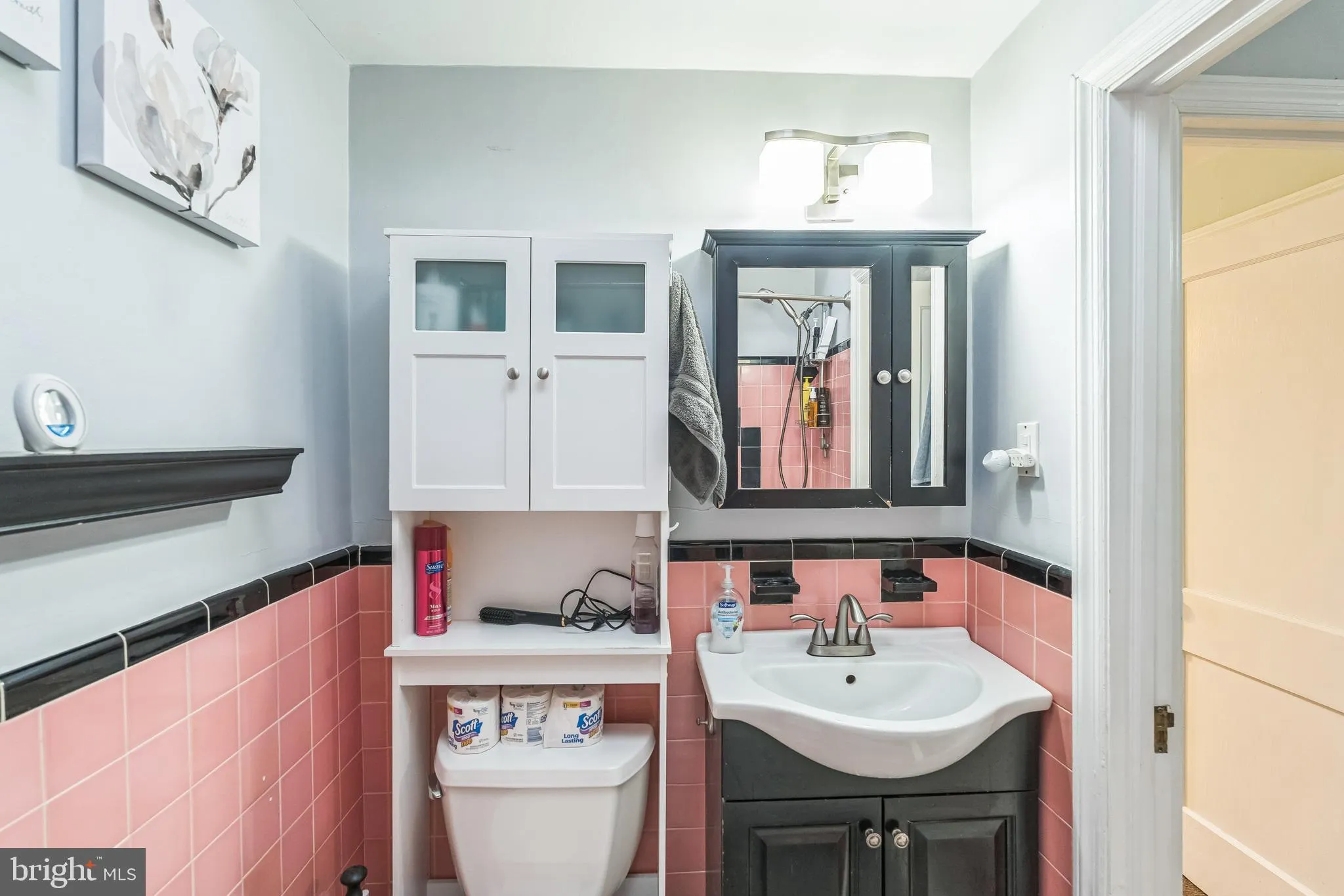 Clifton Heights, Pennsylvania 19018, United States, 3 Bedrooms Bedrooms, ,1 BathroomBathrooms,Residential,Pending,109734