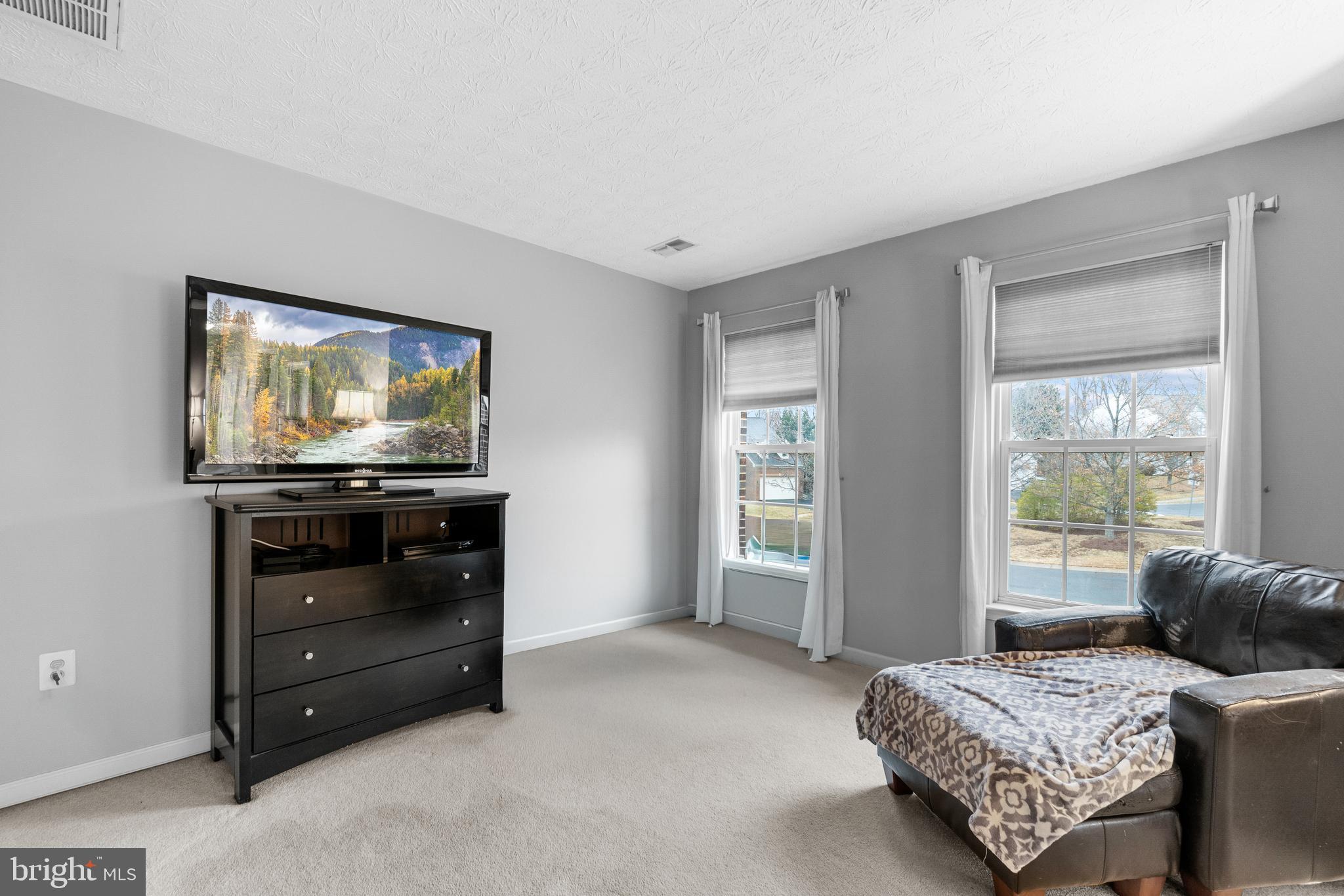 SPRING RIDGE - Residential