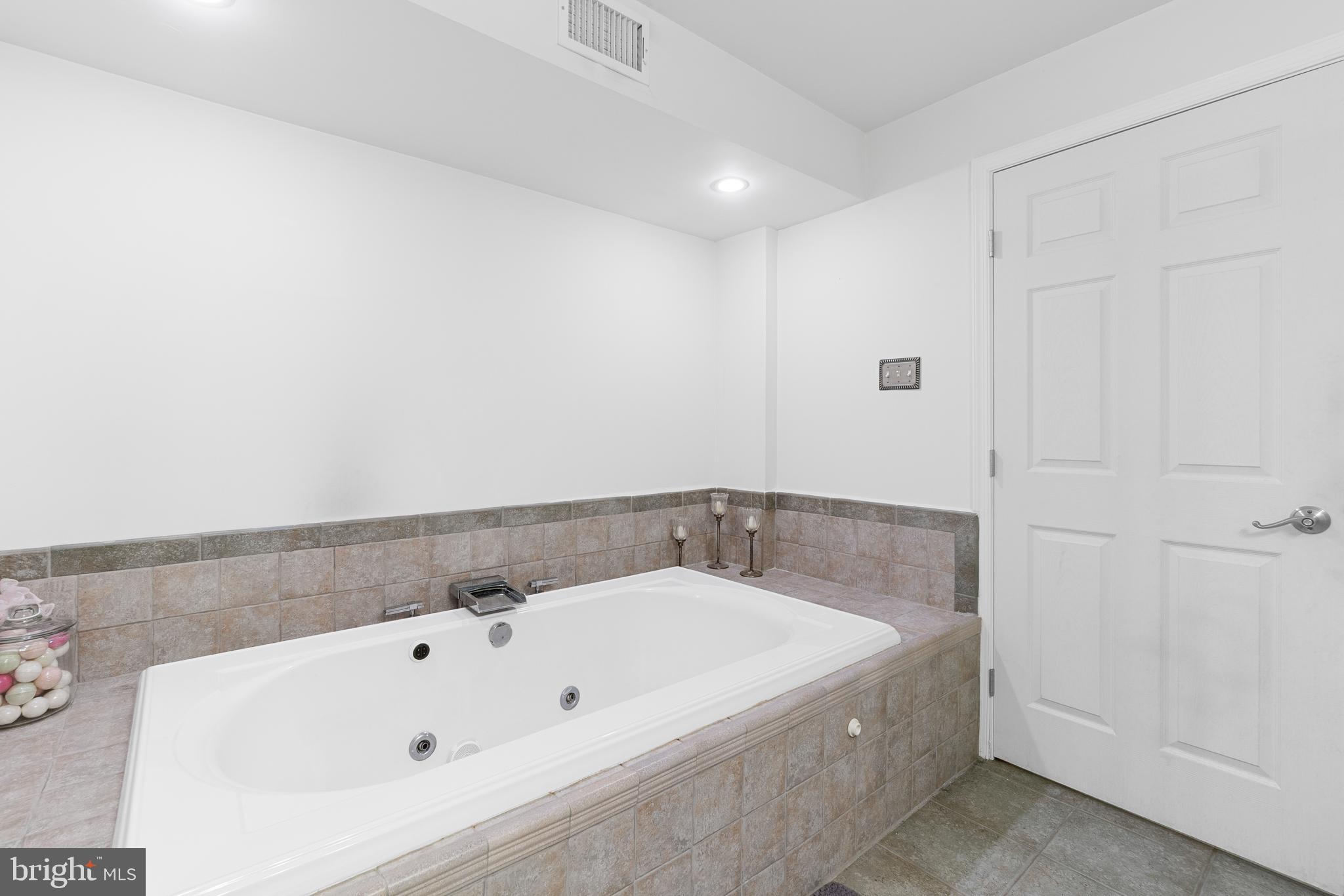 SPRING RIDGE - Residential