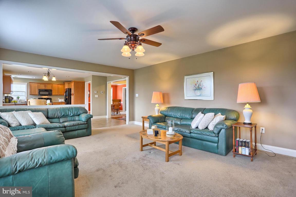 HEMPFIELD CROSSING - Residential