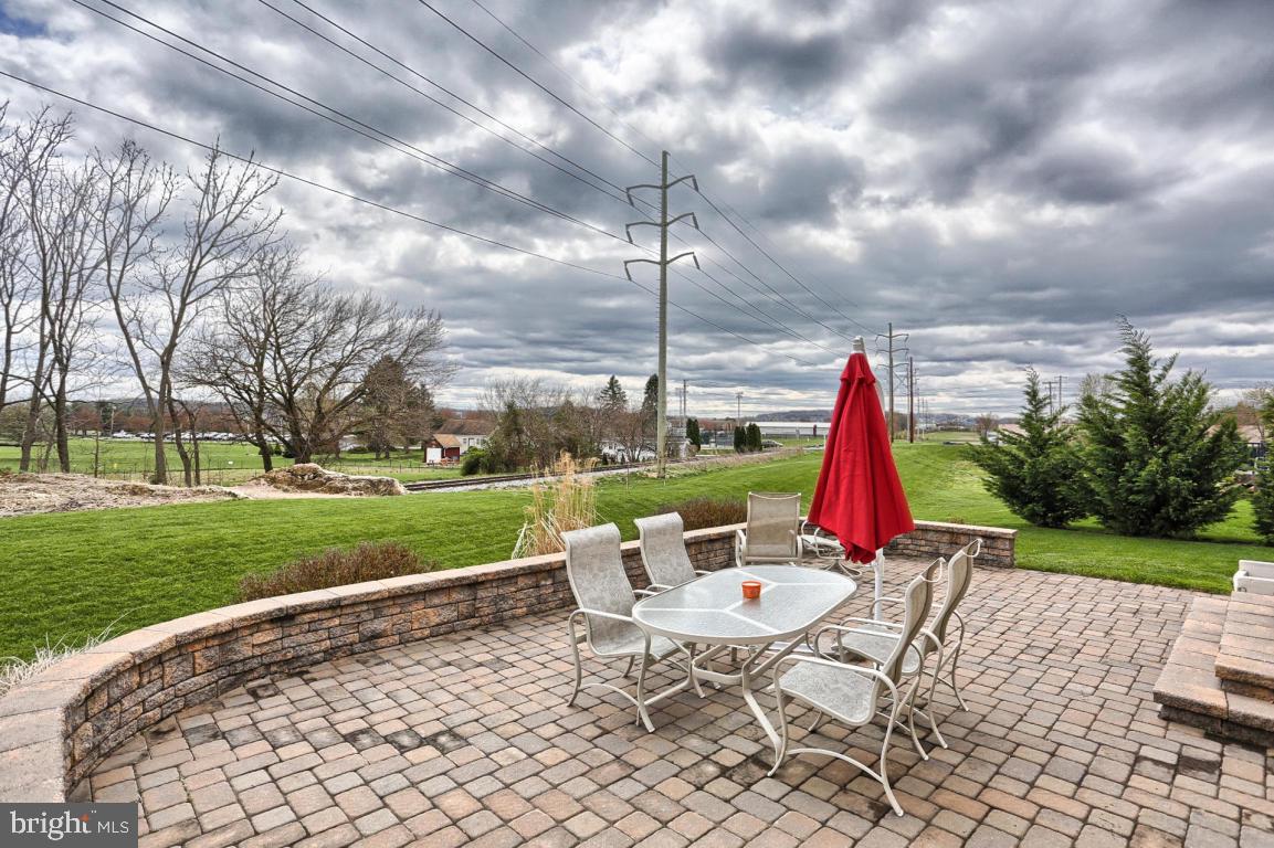 HEMPFIELD CROSSING - Residential