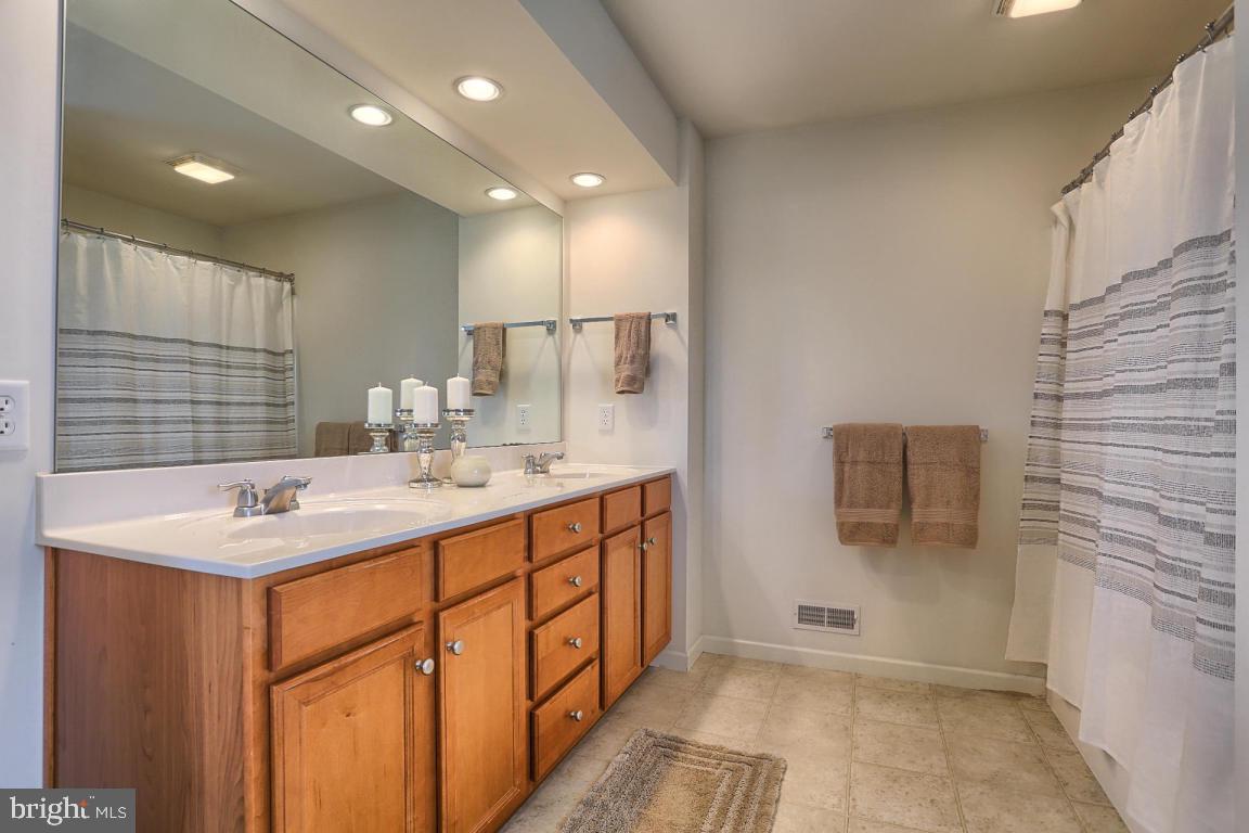 HEMPFIELD CROSSING - Residential